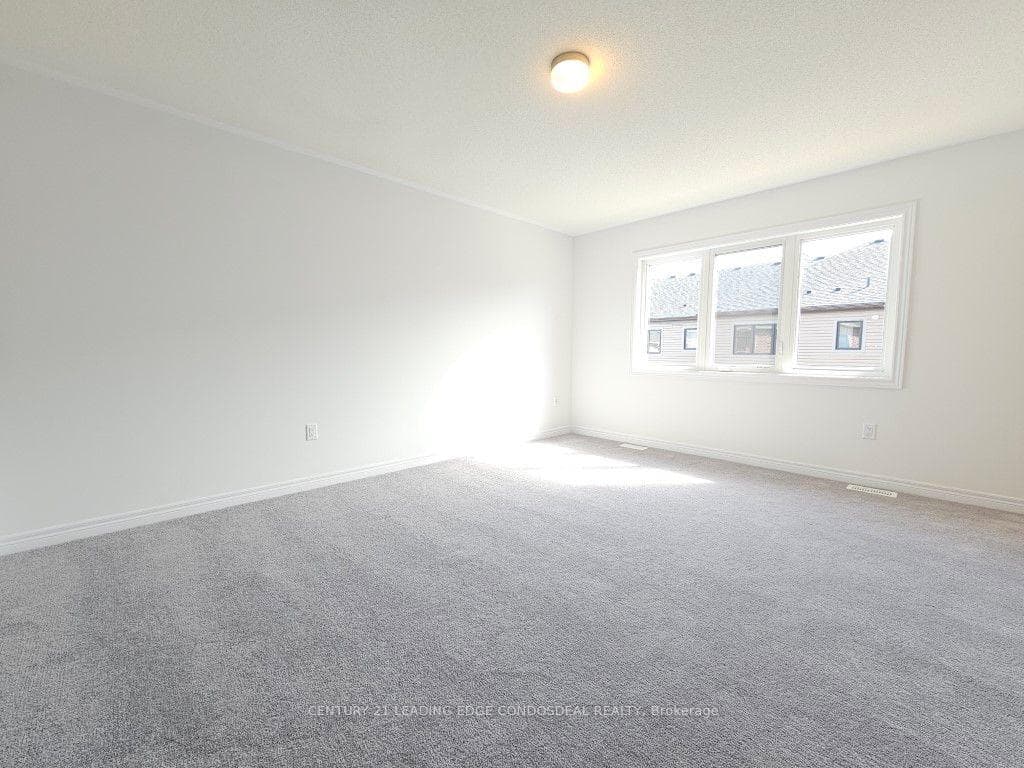21 Milady Crescent photo 13