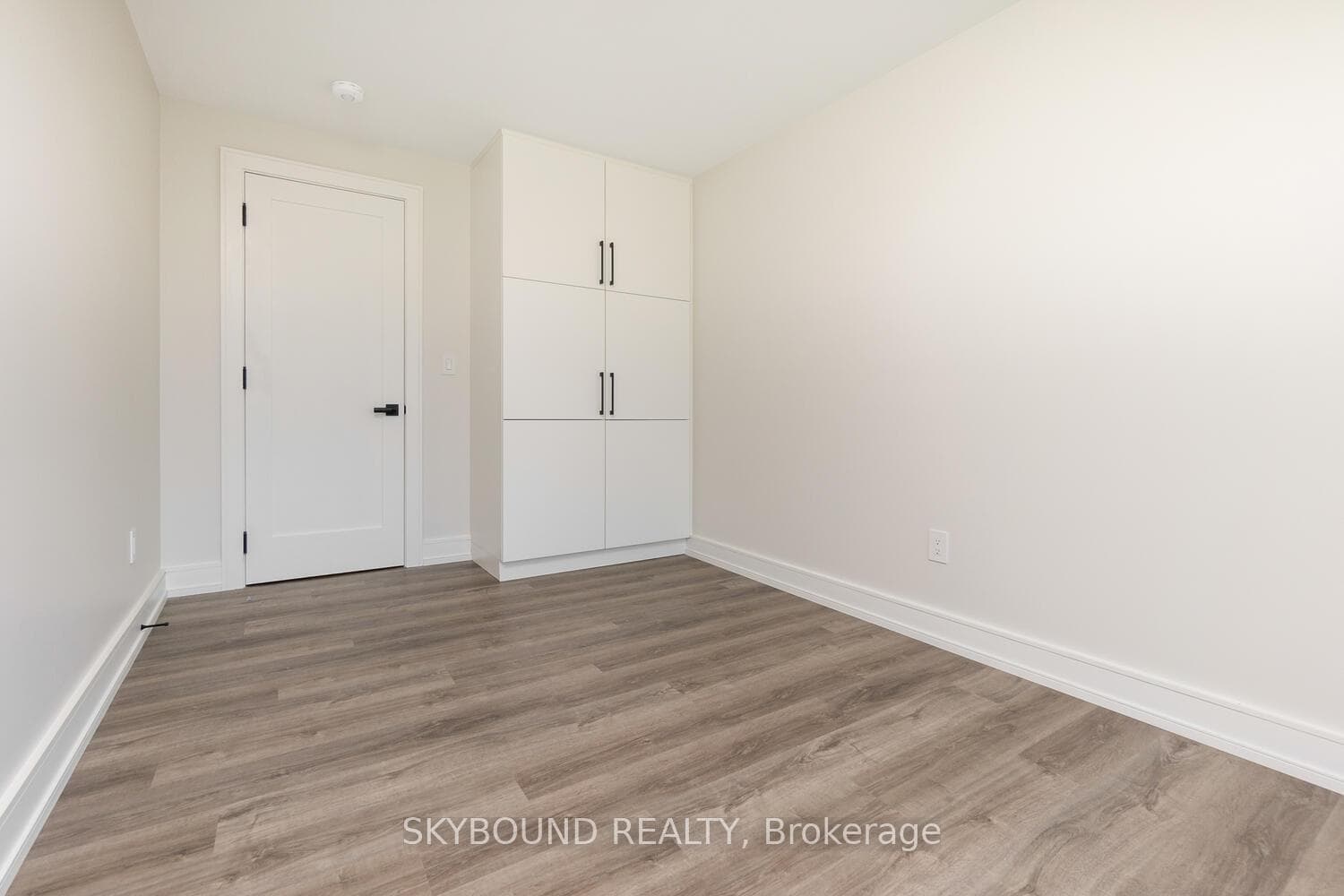 109 Rhodes Avenue Unit 4 photo 22