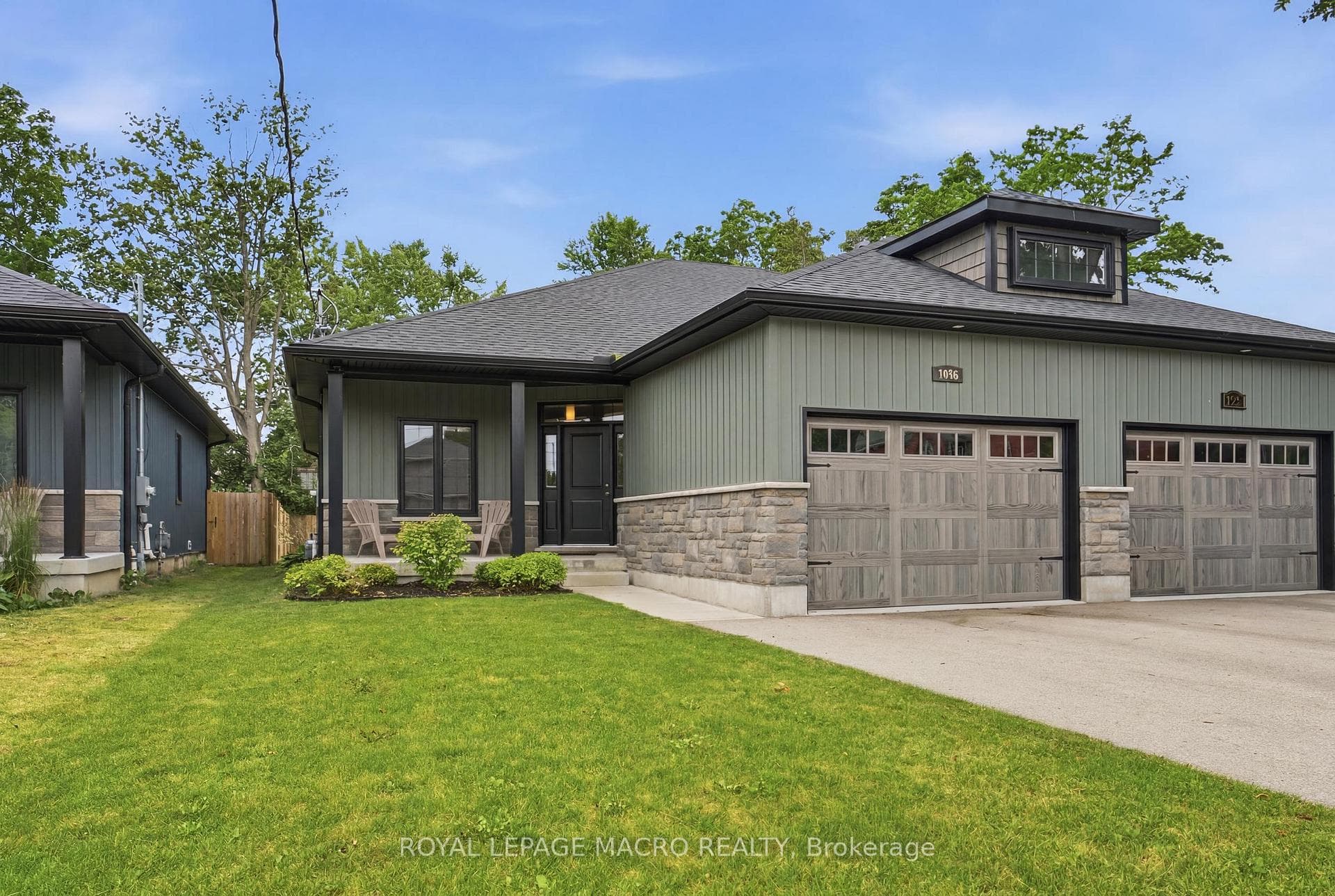 1055 Bay Street photo 3