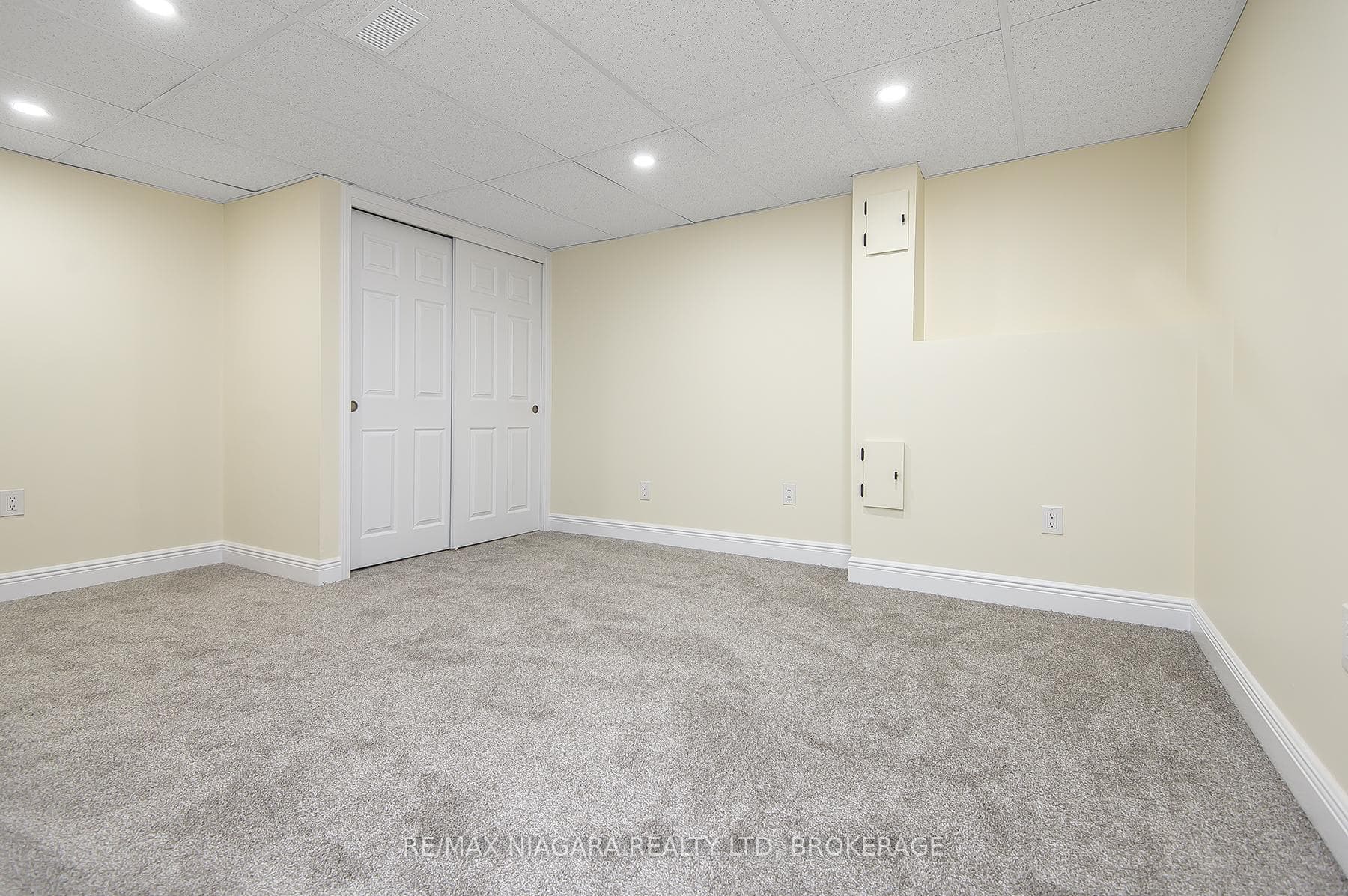 16 Huntley Crescent photo 37