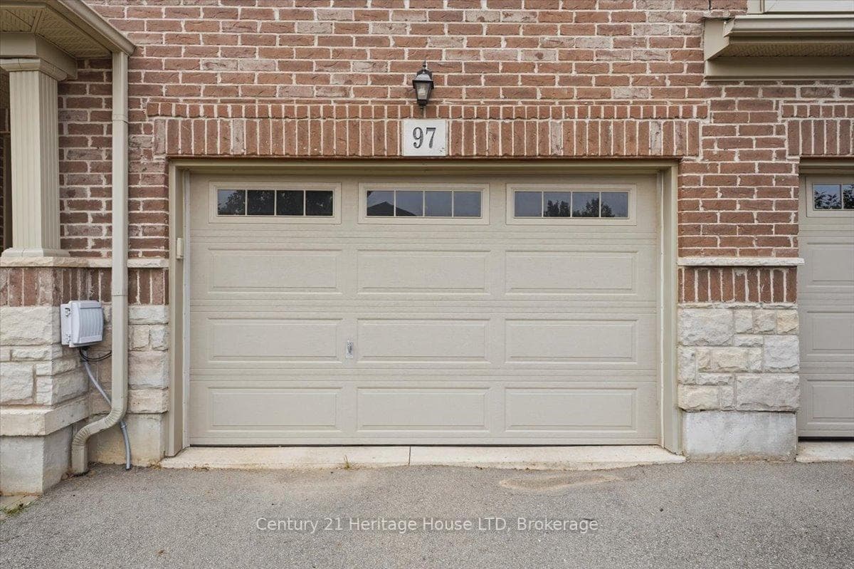 97 Abbott Place photo 3