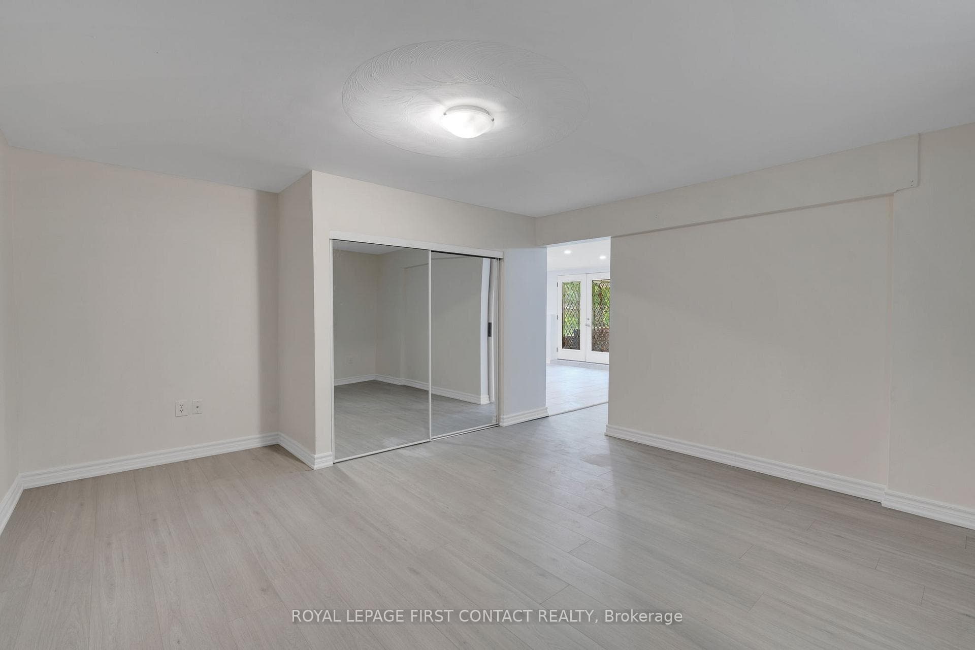16 Waddington Crescent photo 6