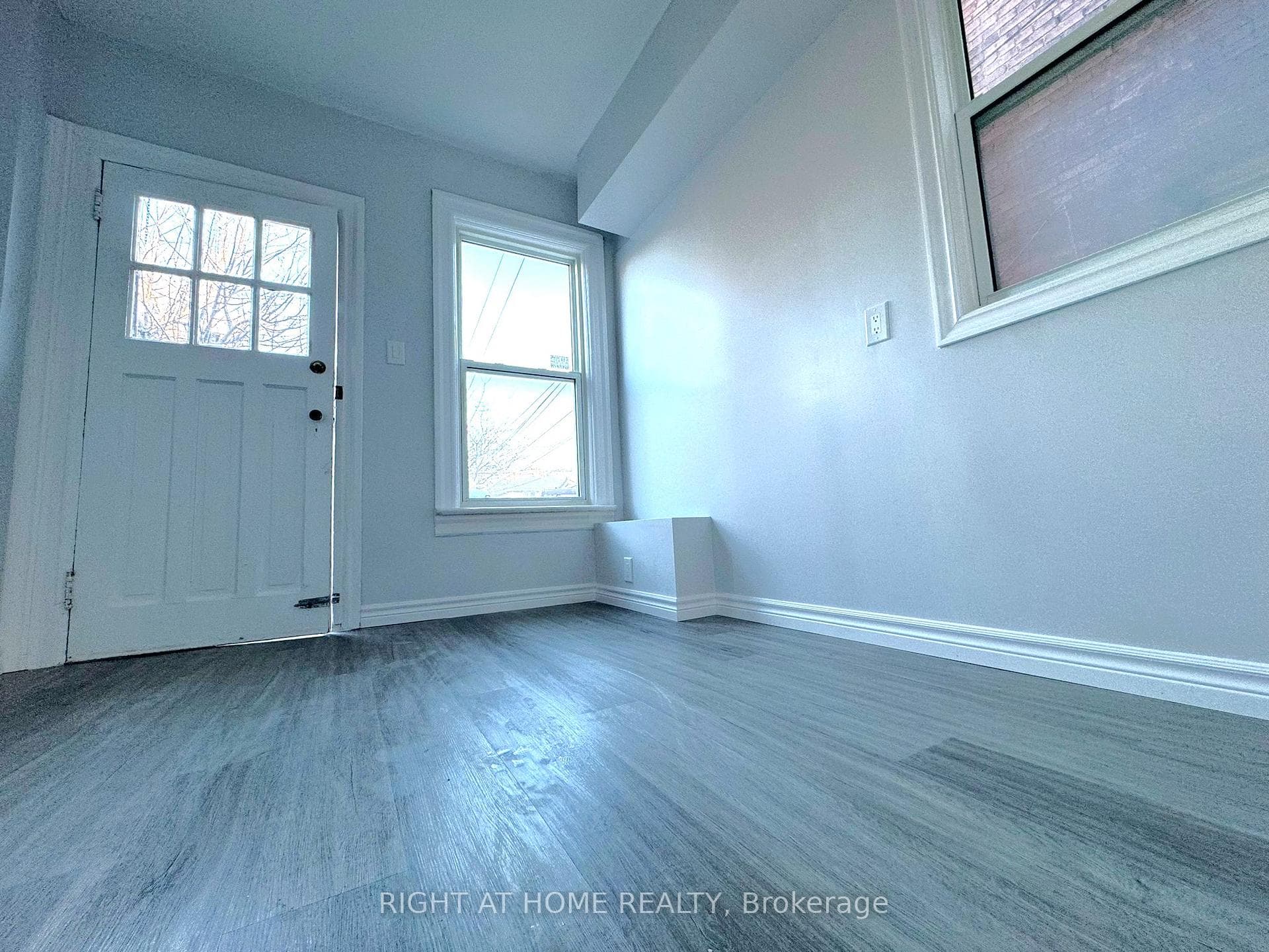 1025 Dufferin Street Unit Lower photo 8