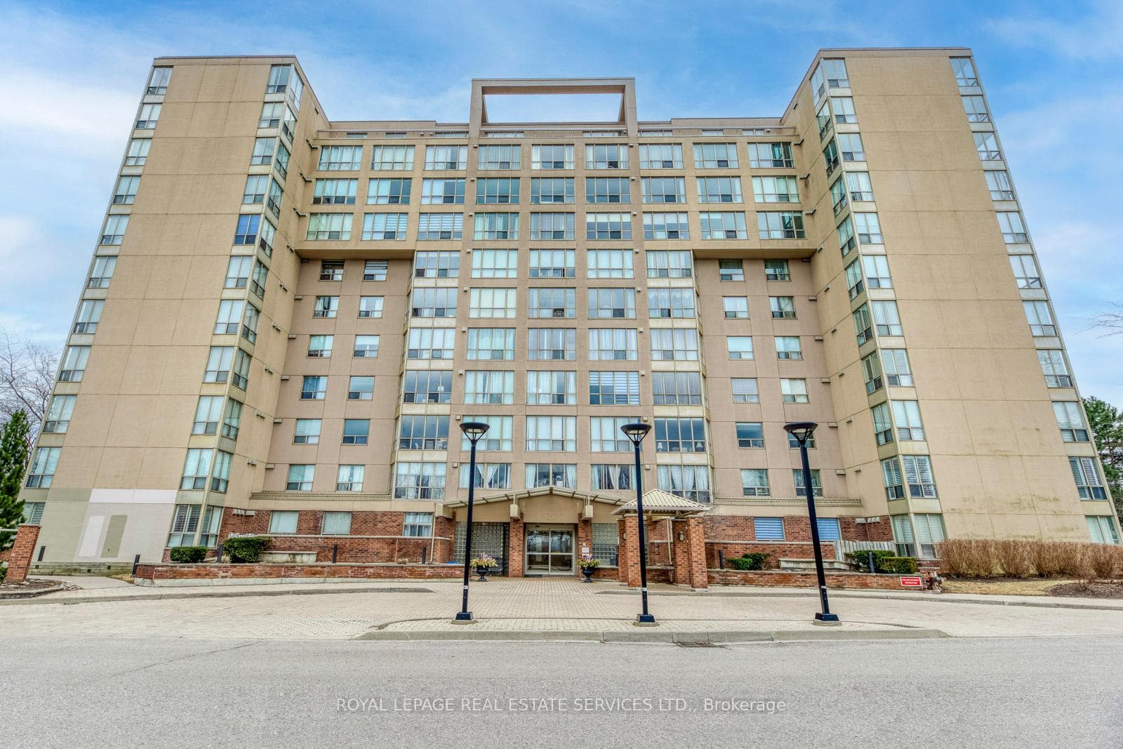 1110 Walden Circle Unit 304 photo 1