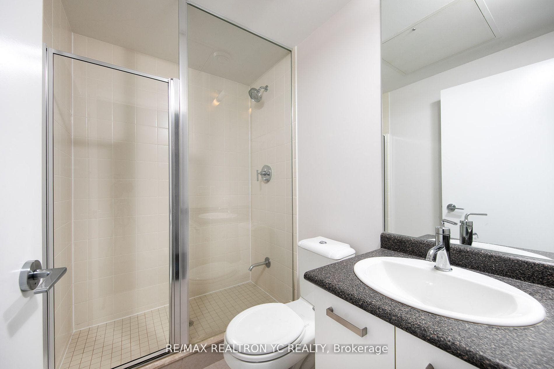 832 Bay Street Unit 3510 photo 17