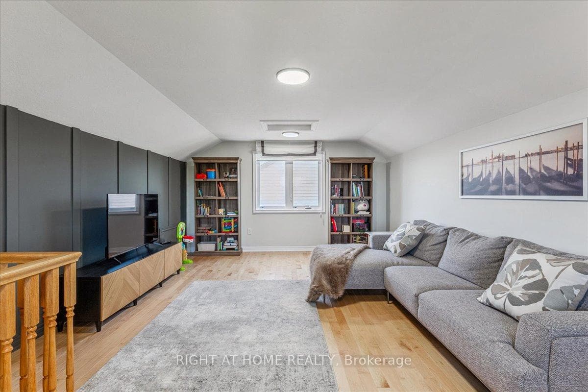 56 Darling Crescent photo 26