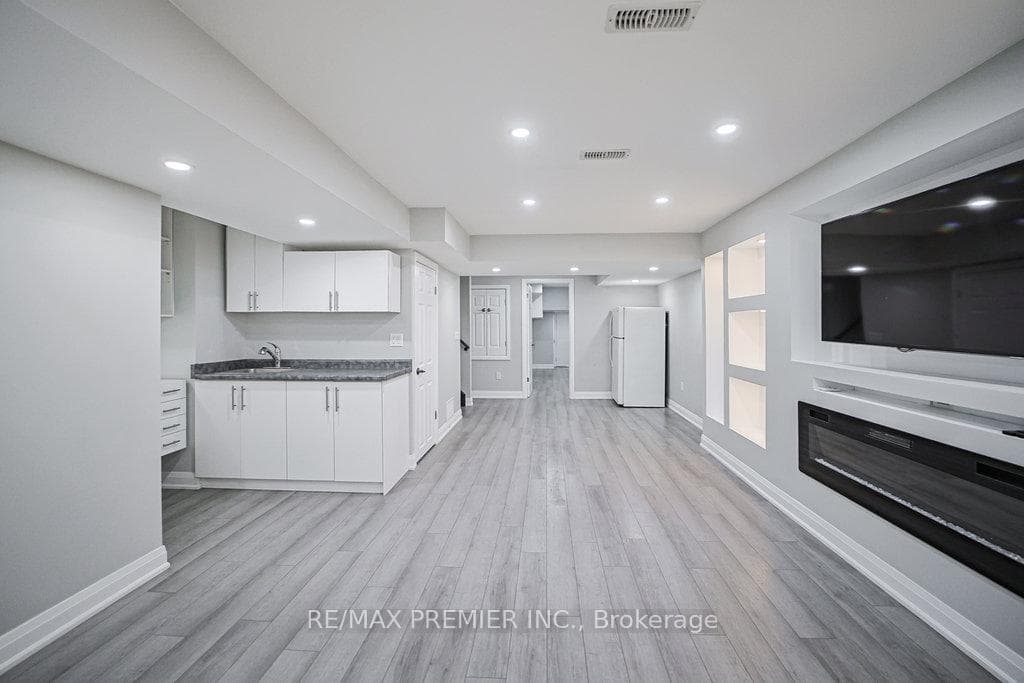 131 Landolfi Way photo 19
