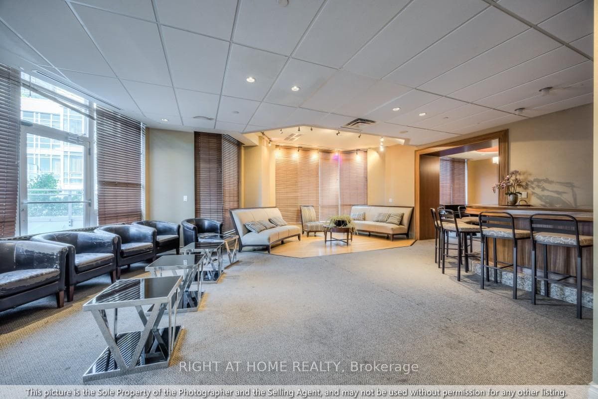 18 Holmes Avenue Unit 610 photo 25