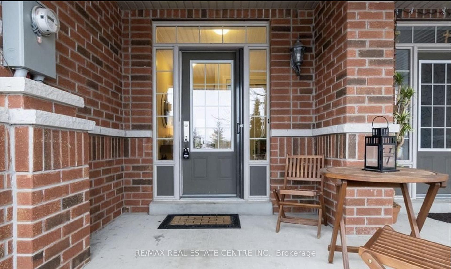 112 Hanson Crescent photo 2