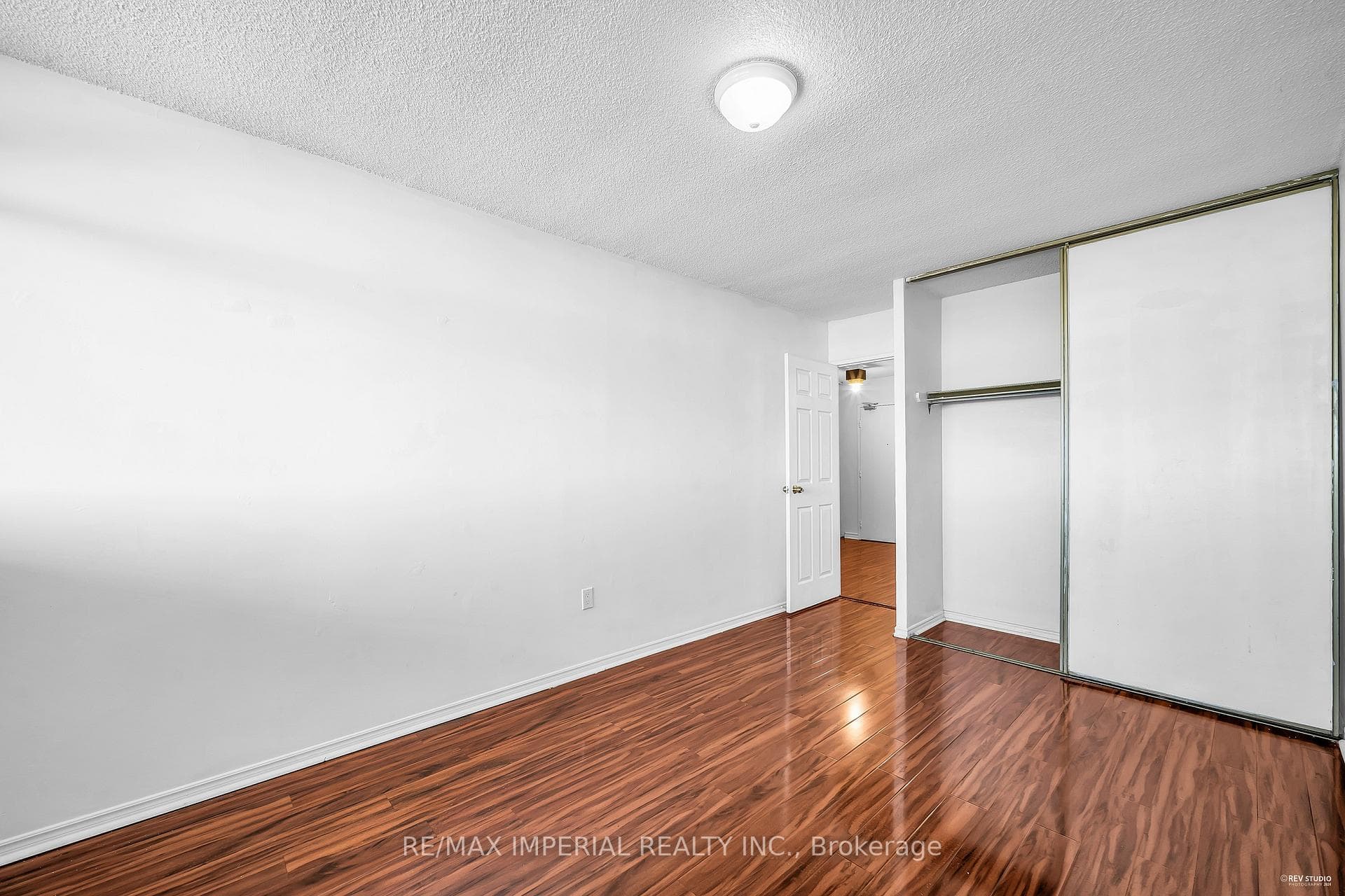 100 Echo Point Unit 2102 photo 34