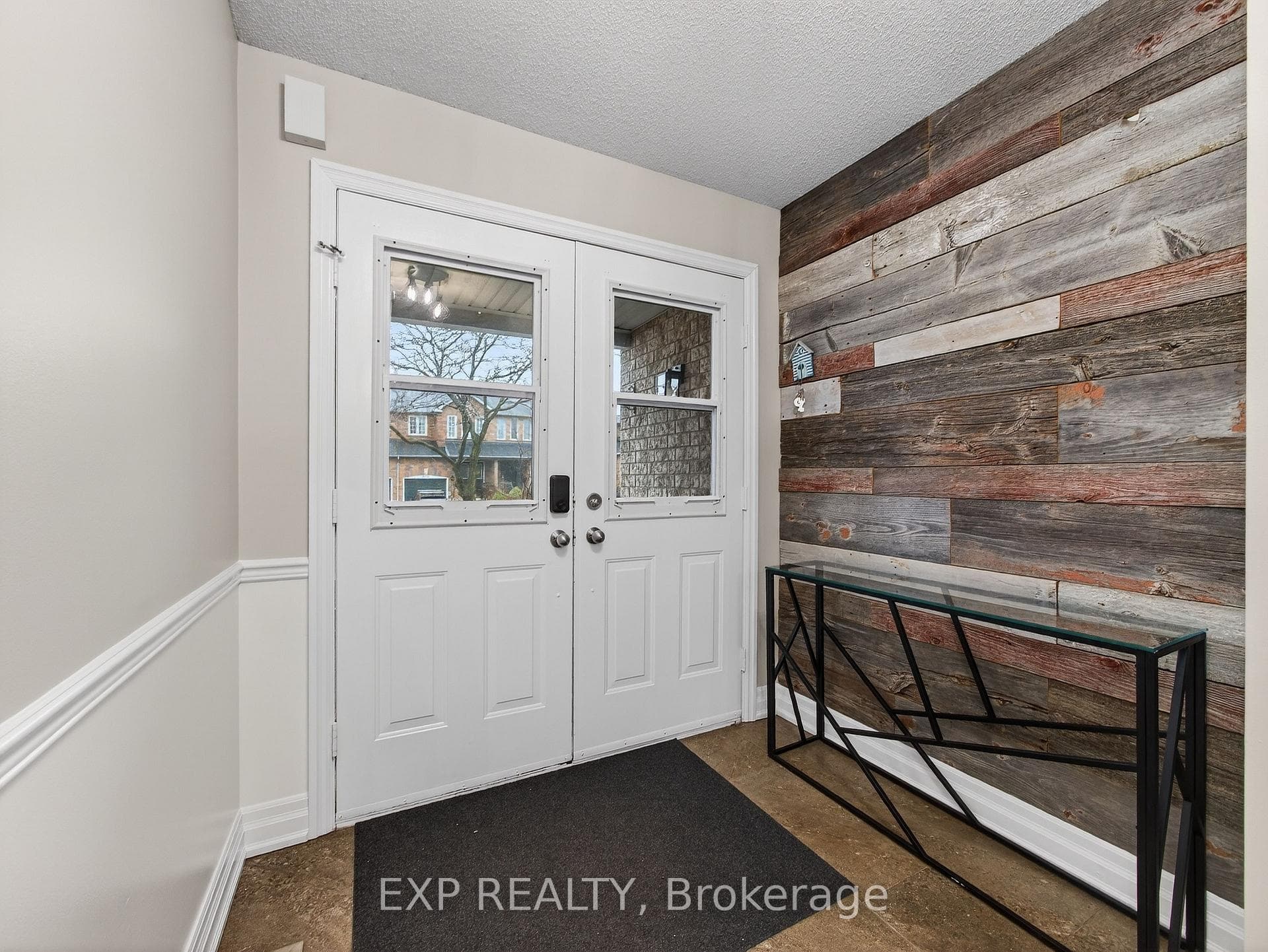 5161 Falconcrest Drive photo 3