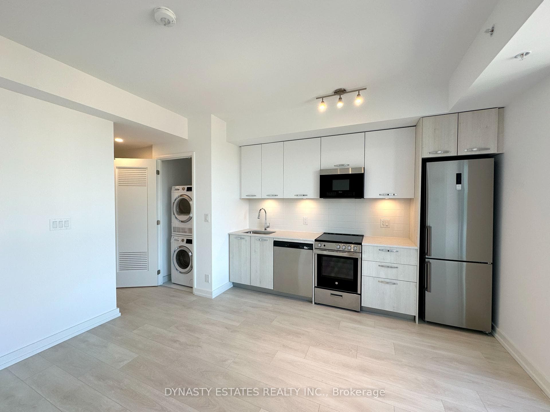 75 James Street Unit 2609 photo 9