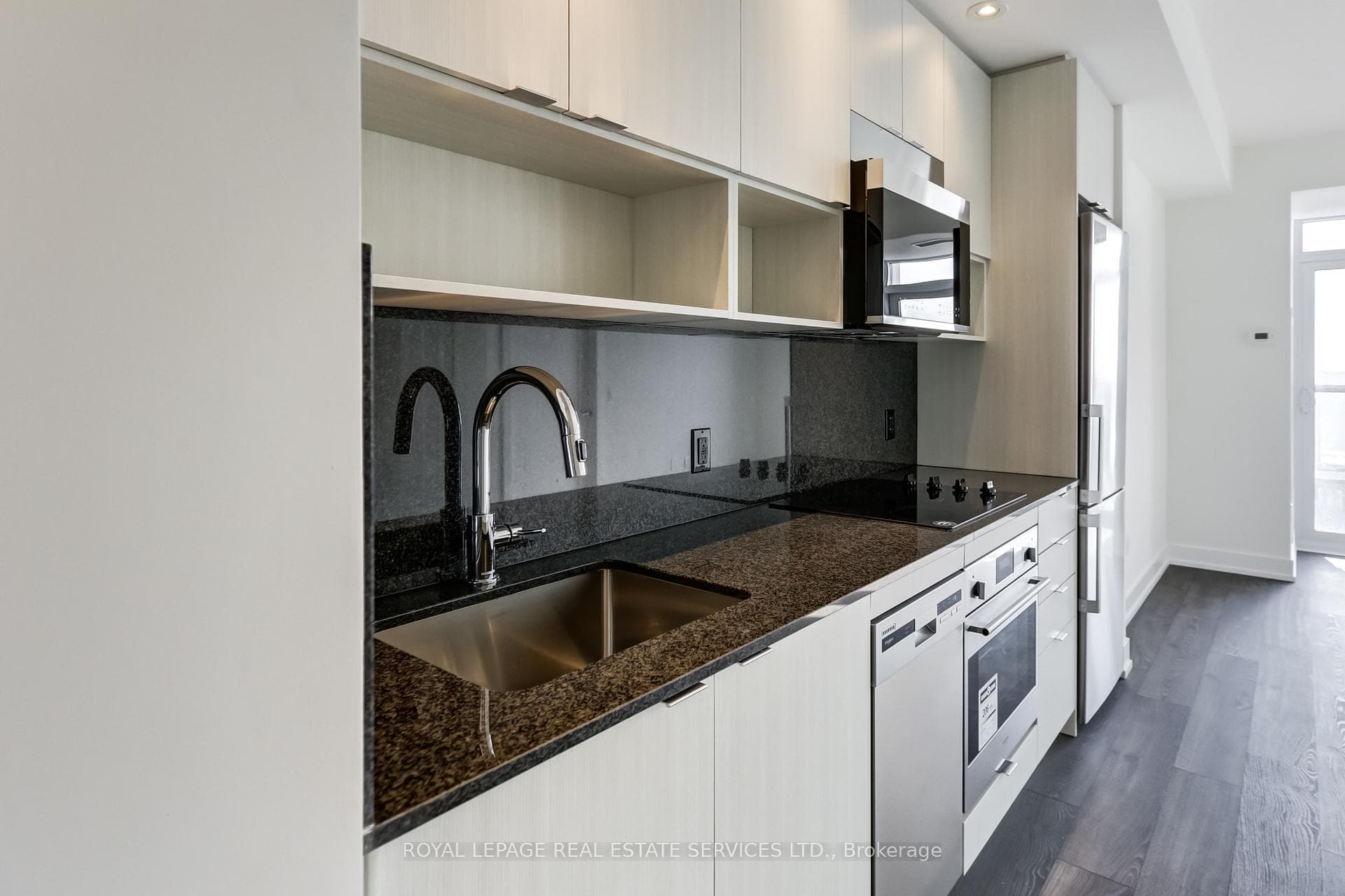 9 Mabelle Avenue Unit 3415 photo 15