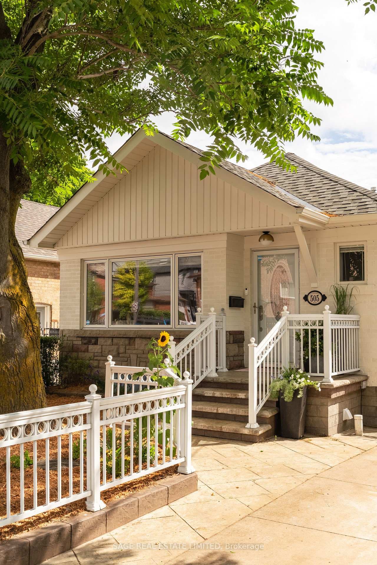 505 Caledonia Road photo 3