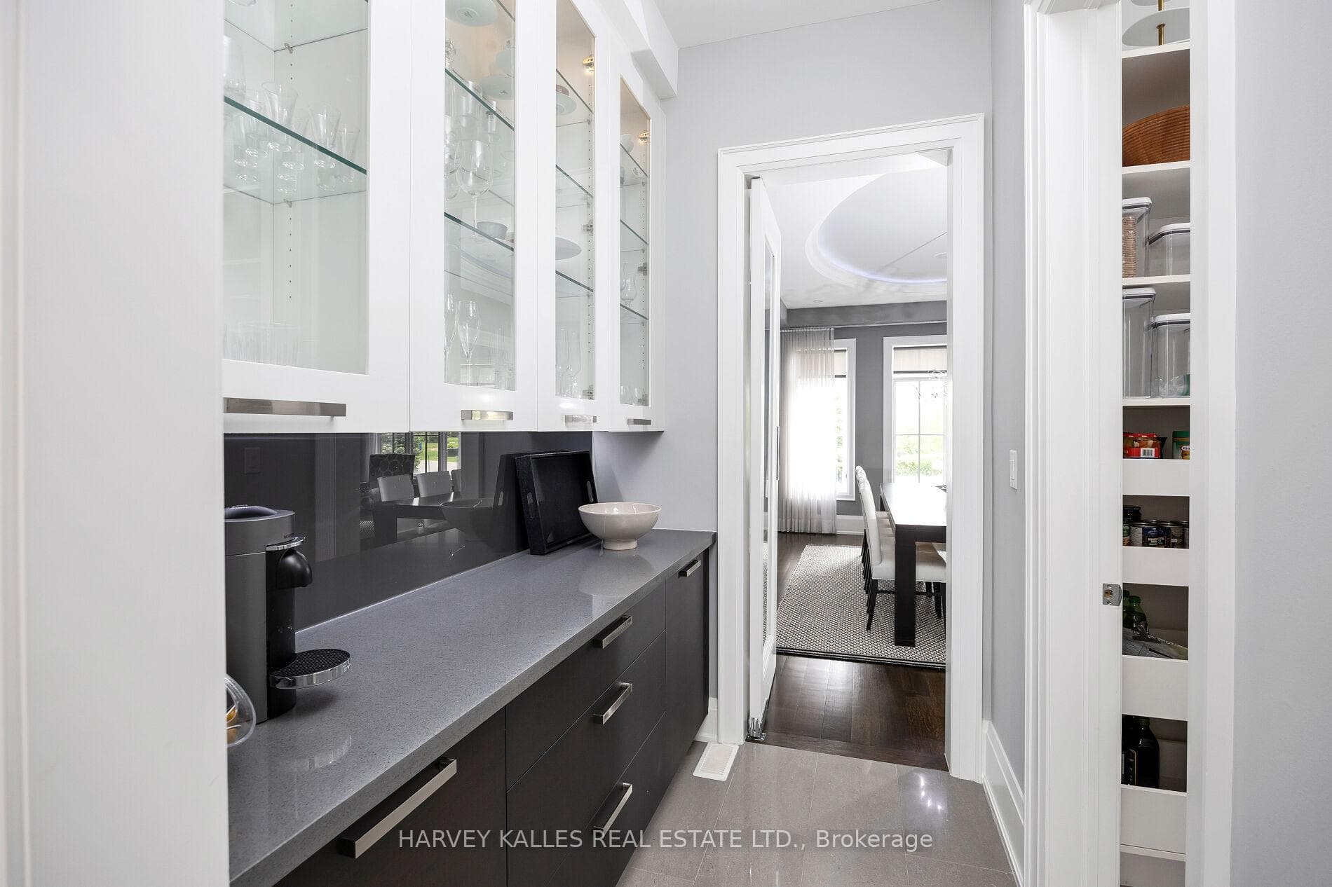 28 HAZELRIDGE Court photo 16
