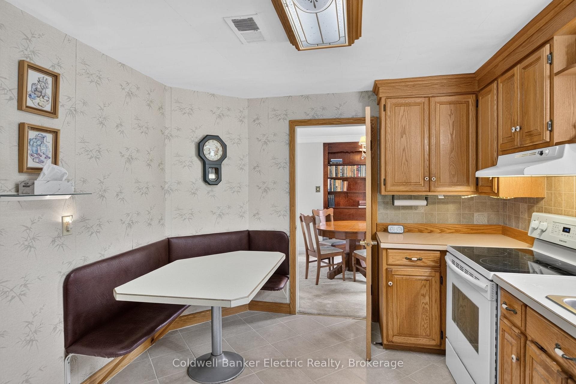 Breakfast nook