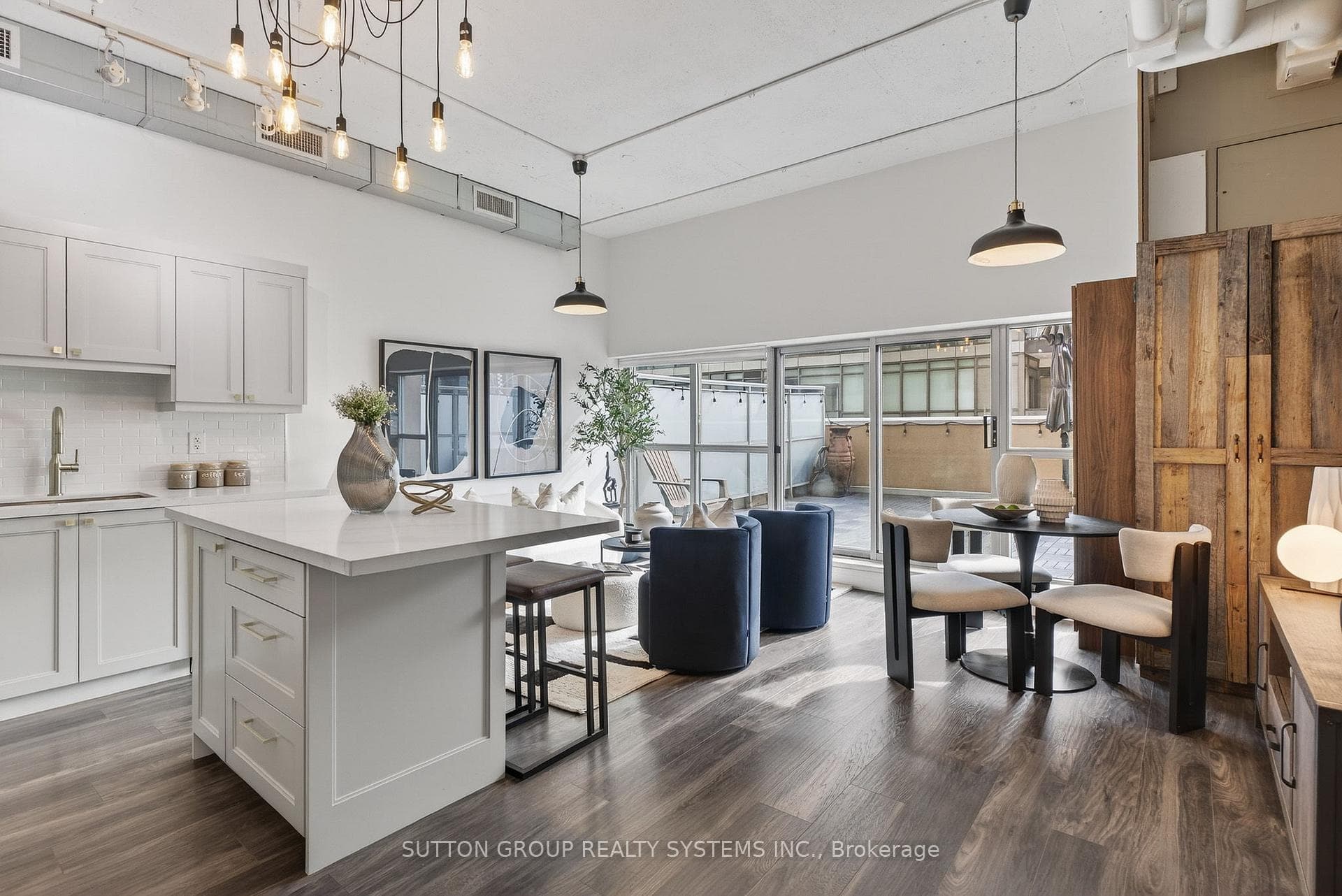 2 Fieldway Road Unit 211 photo 10