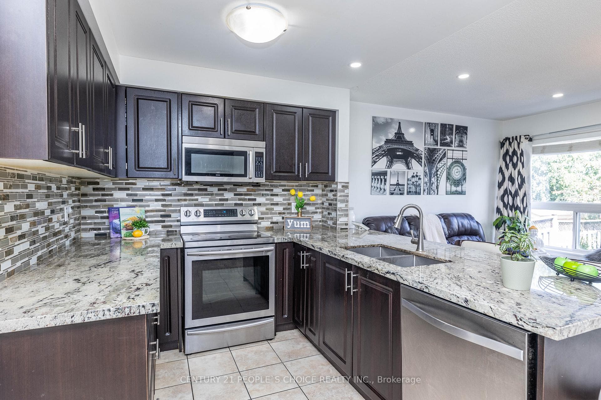 8 Bunchberry Way photo 8