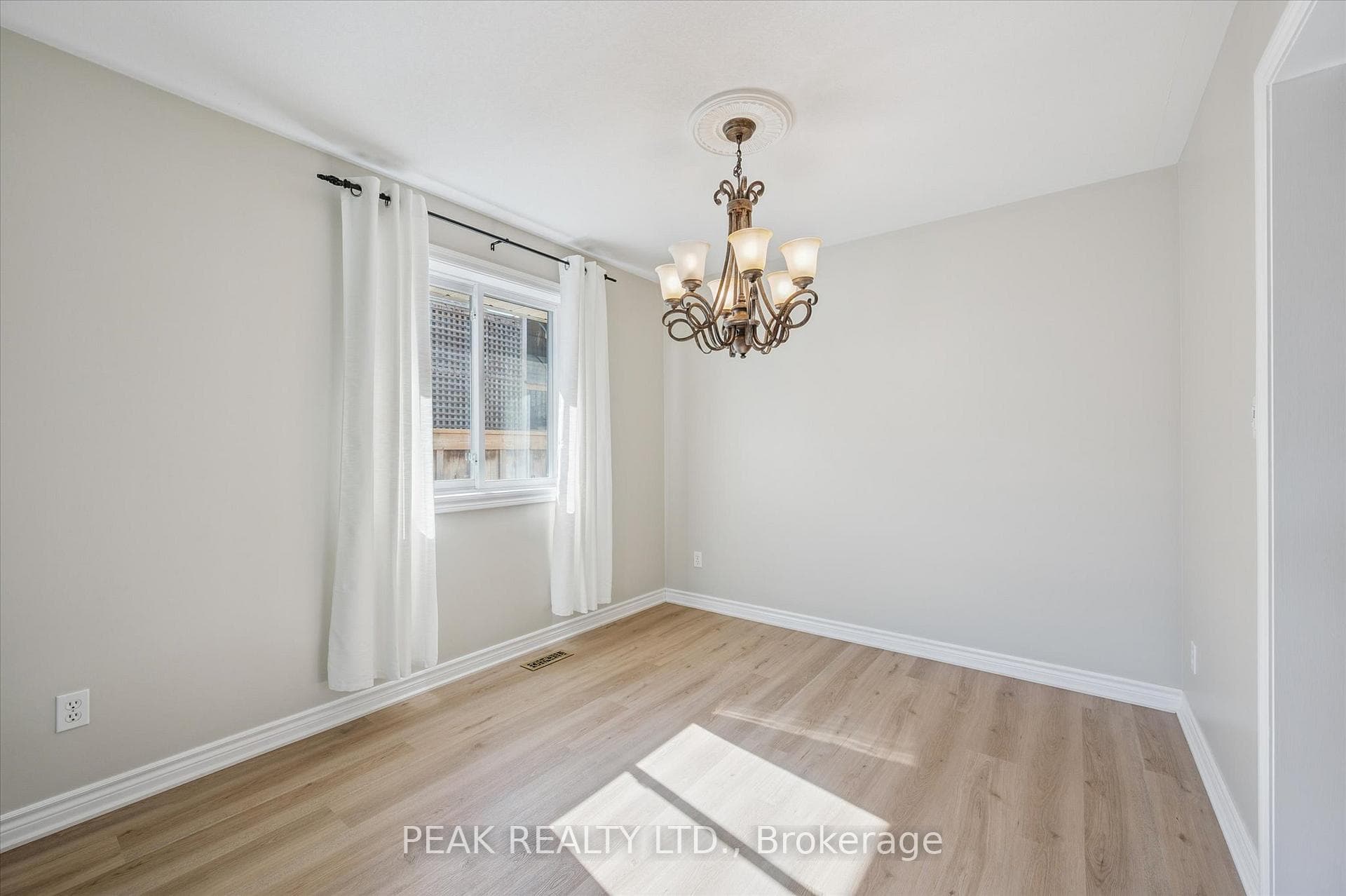 359 Westvale Drive photo 10