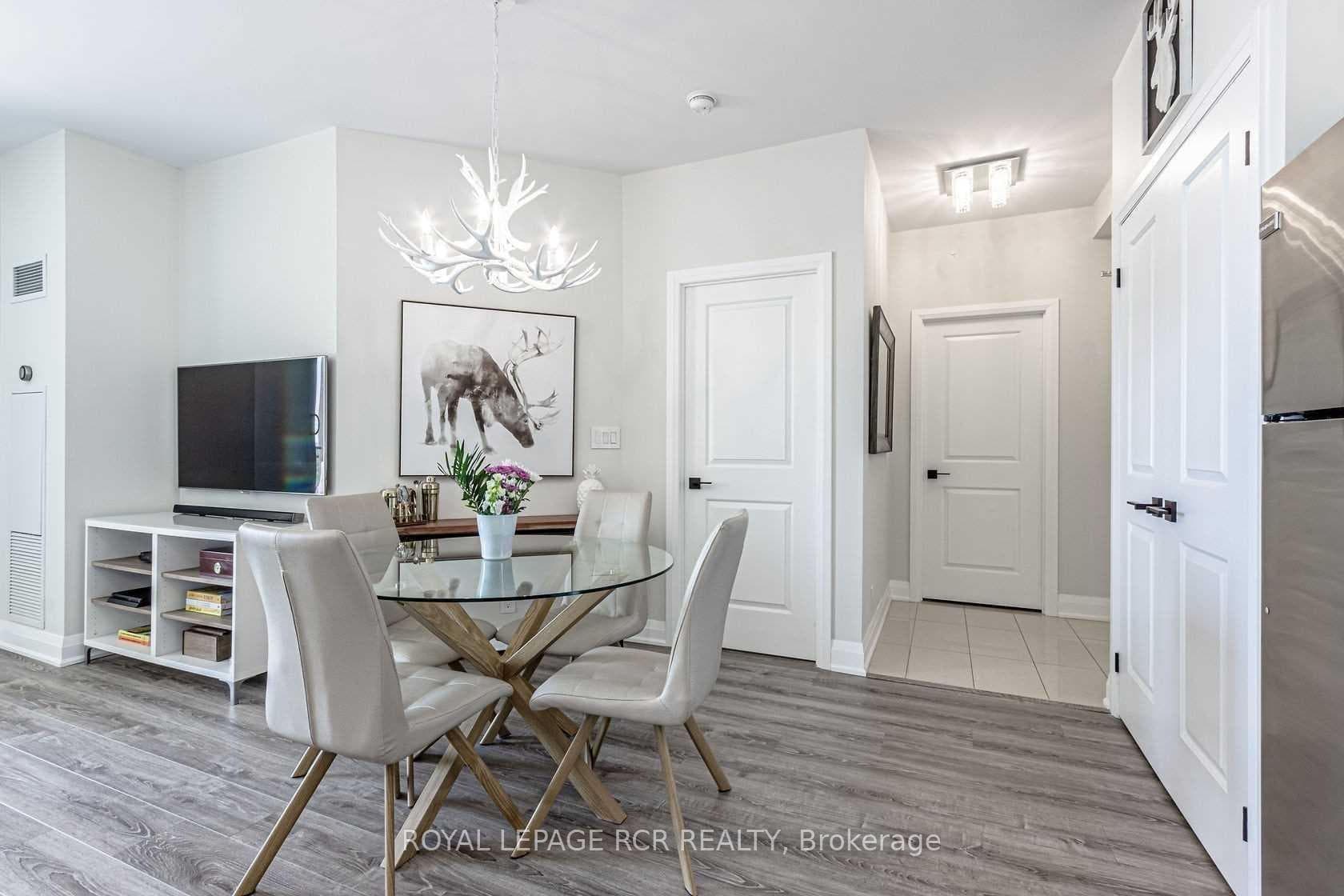 12 Woodstream Boulevard Unit 913 photo 3