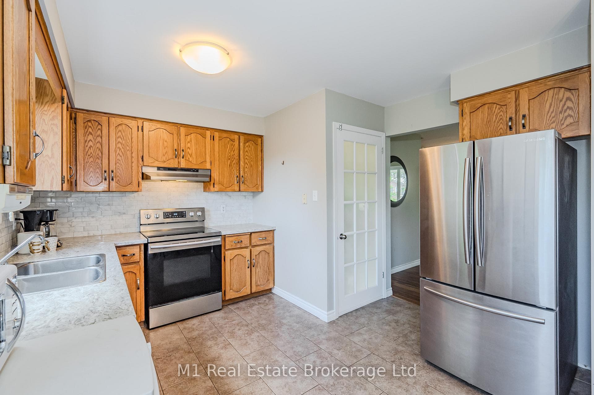 29 WILSON Crescent photo 16