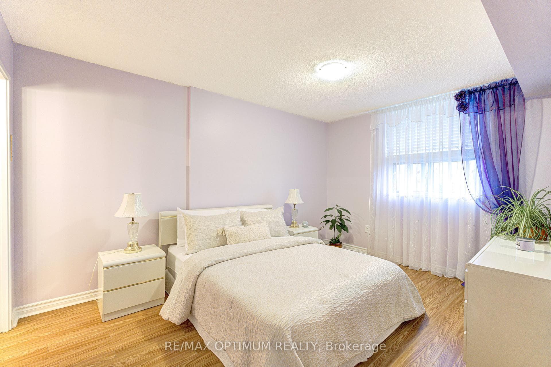 355 Rathburn Road Unit 505 photo 22