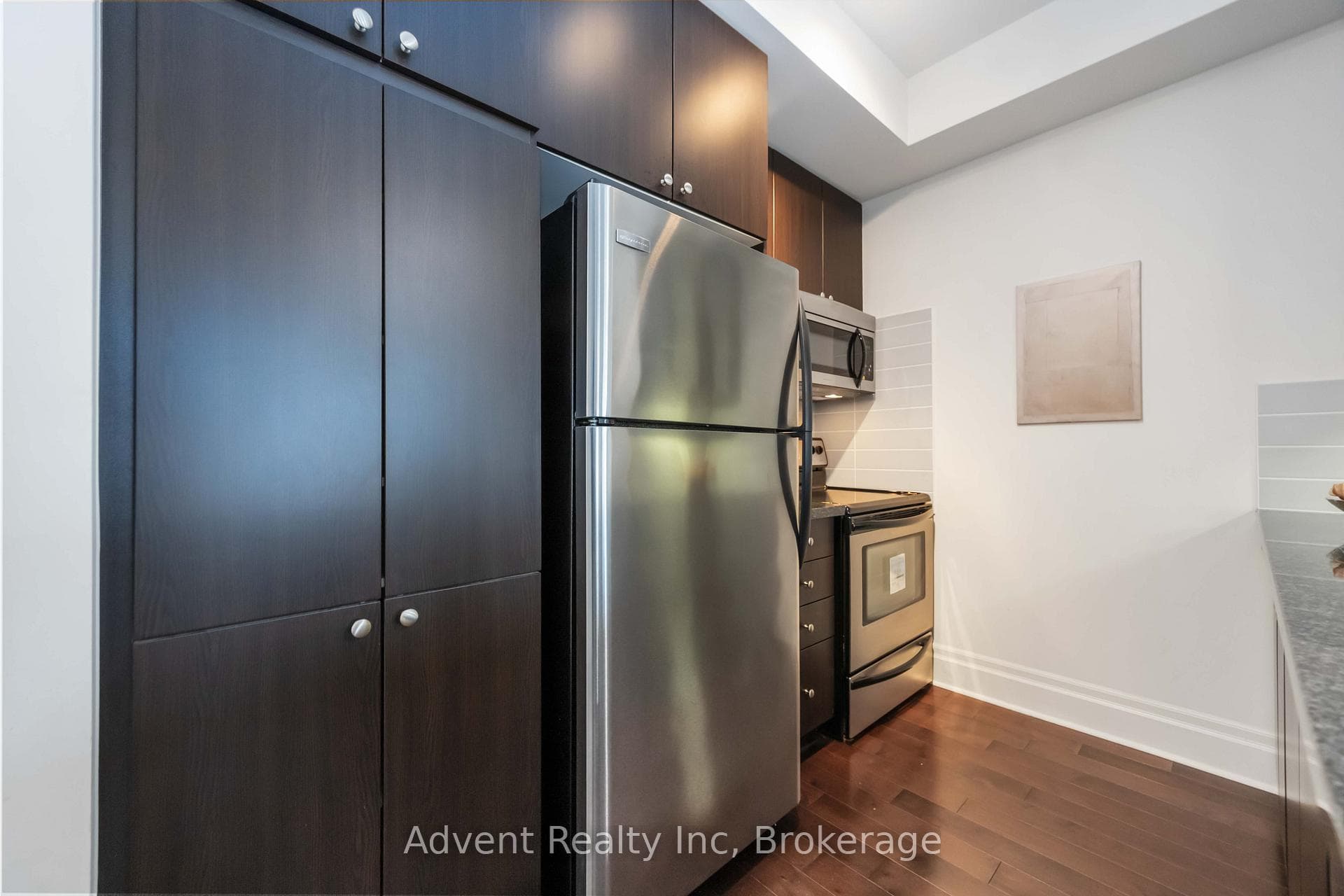 1 Upper Duke Crescent Unit 604 photo 9