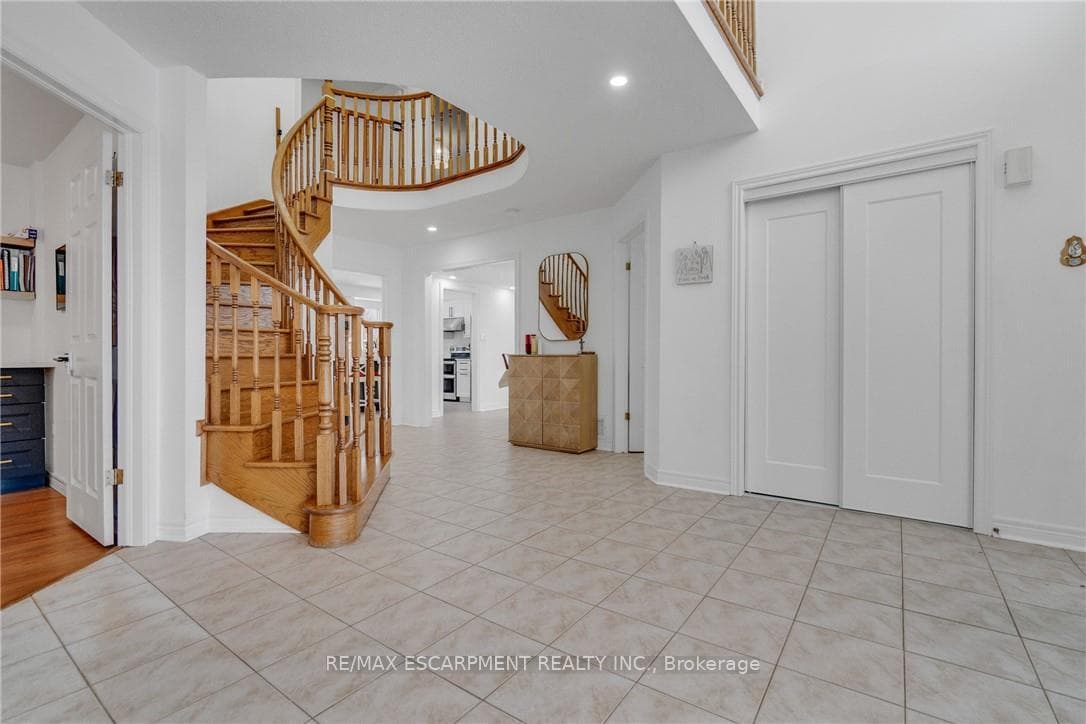 191 Hawkswood Trail photo 4
