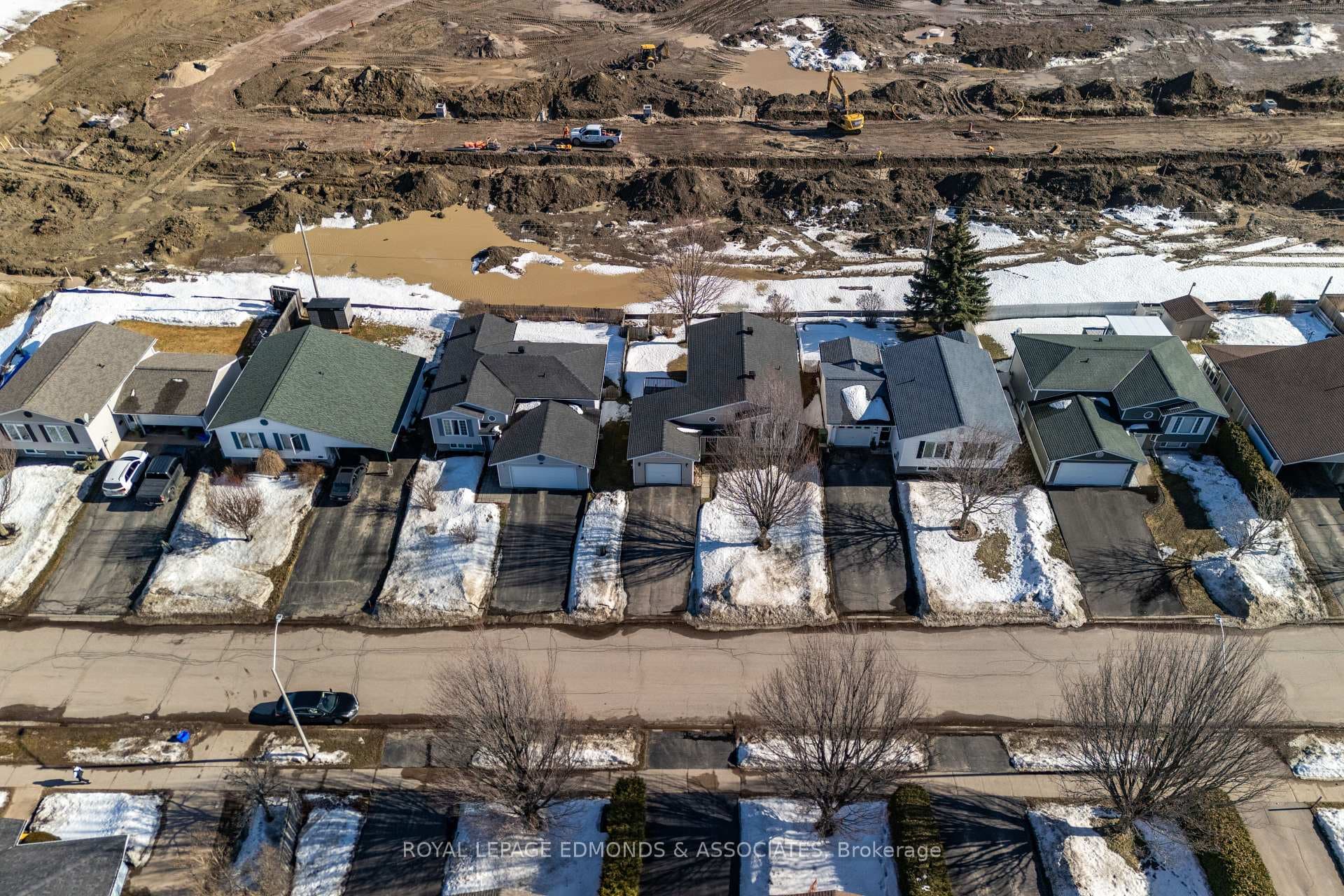 130 Cockburn Crescent photo 44