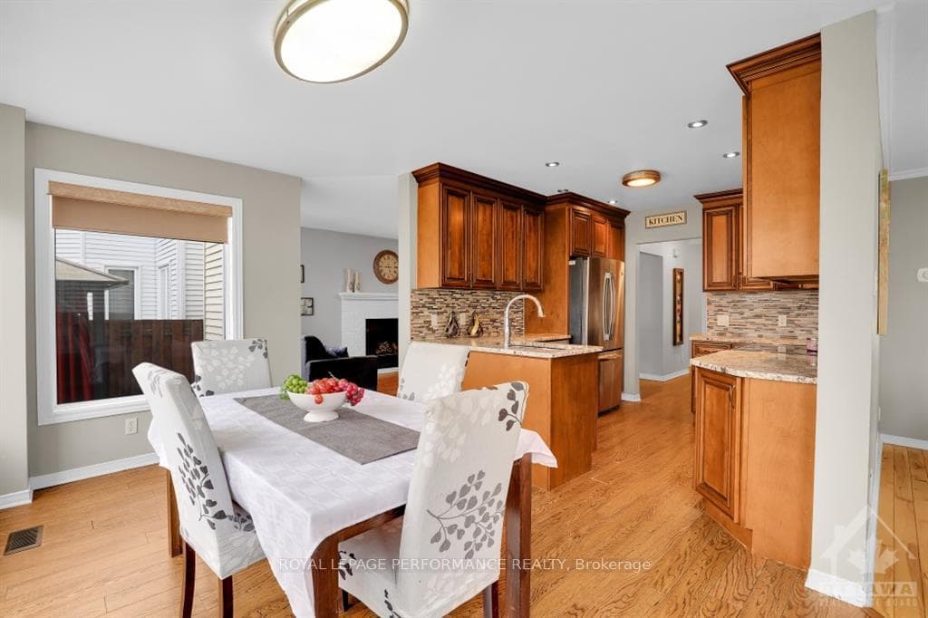607 CHENIER Way photo 11