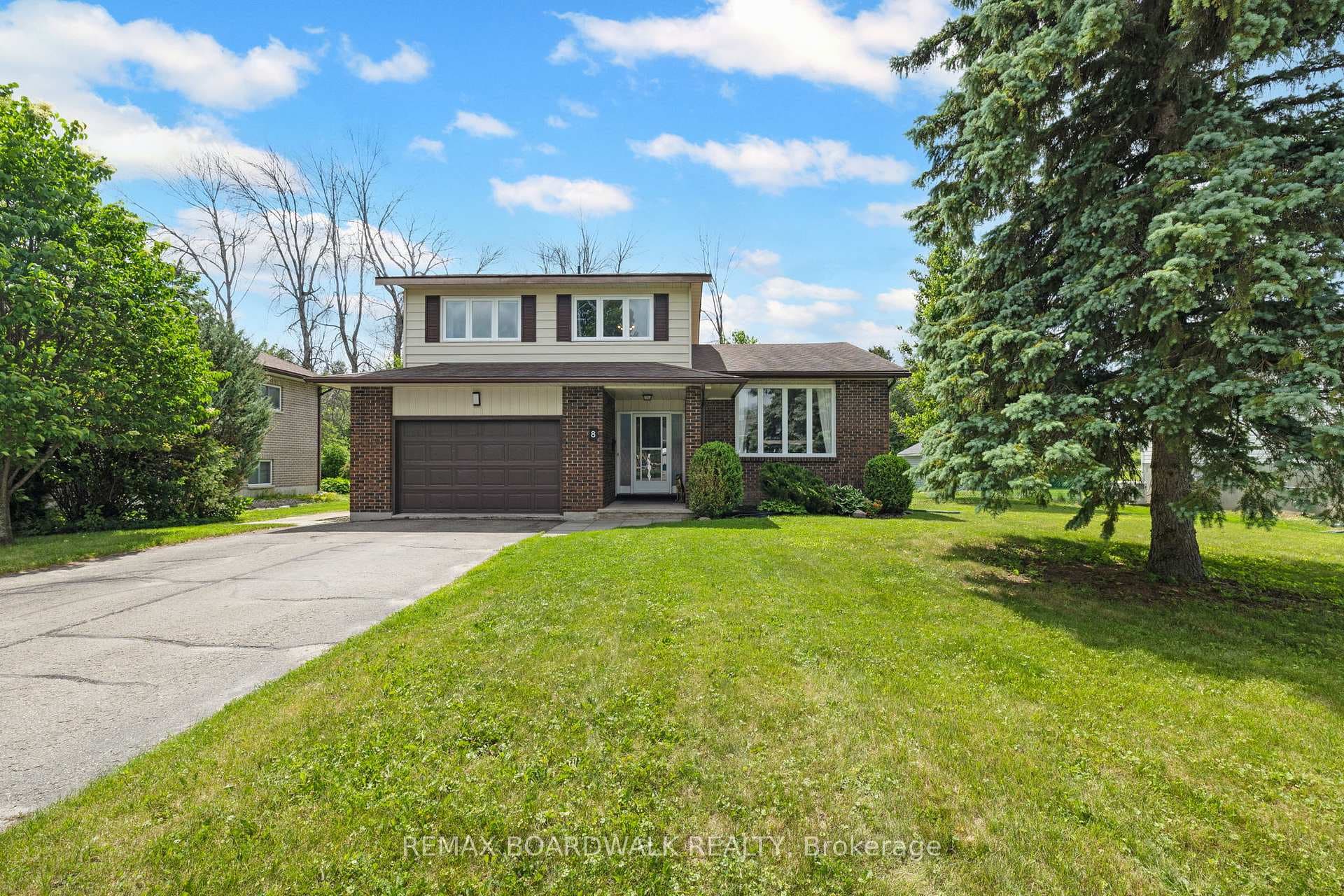 8 Jessie Drive photo 1