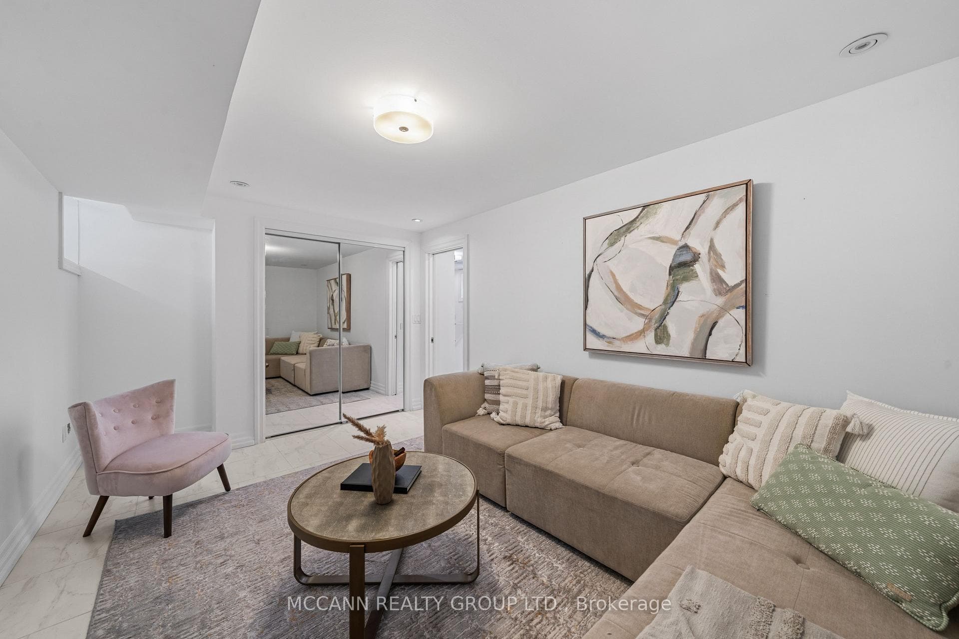 111 Chudleigh Avenue photo 24