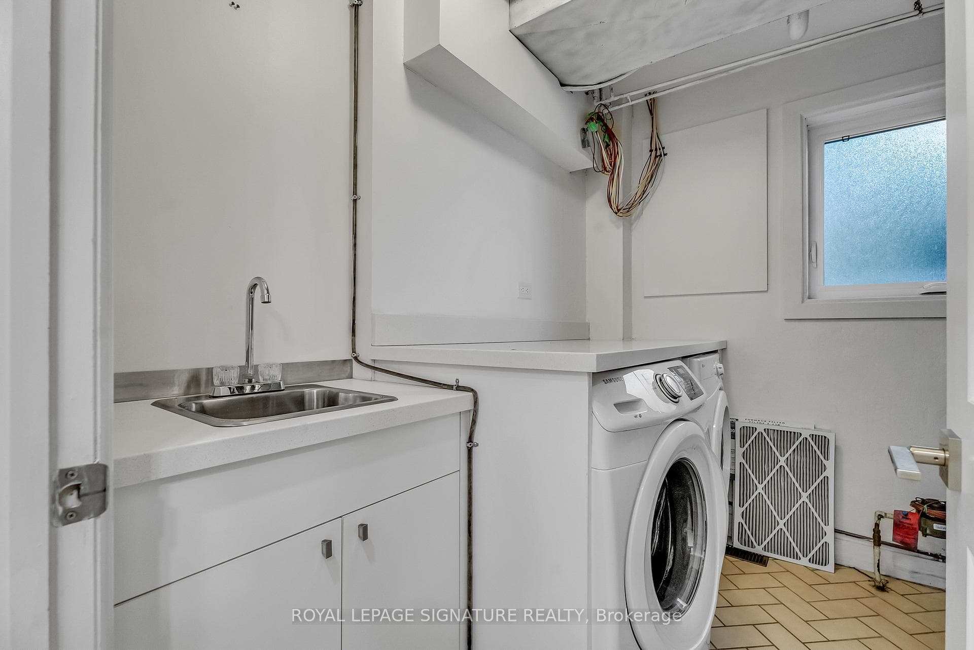 130 Three Valleys Drive photo 28