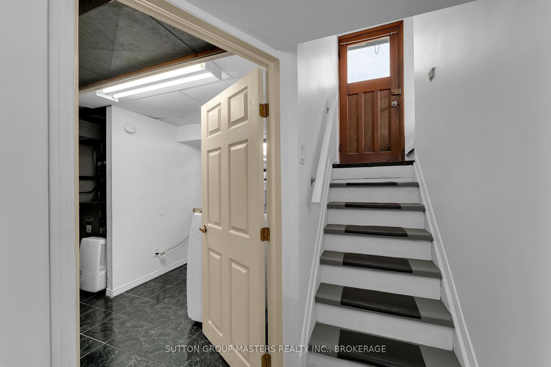 47 Oak Street photo 19