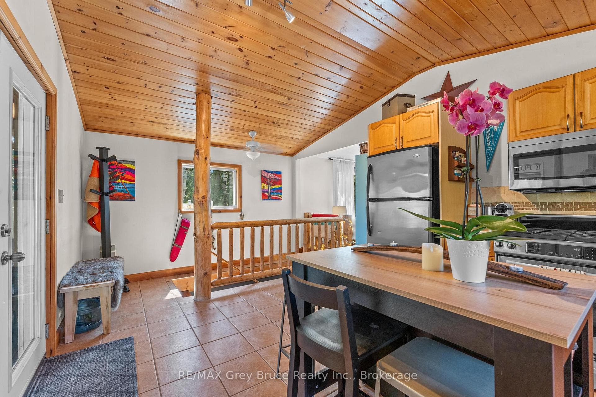 1535 15 Side Road photo 23