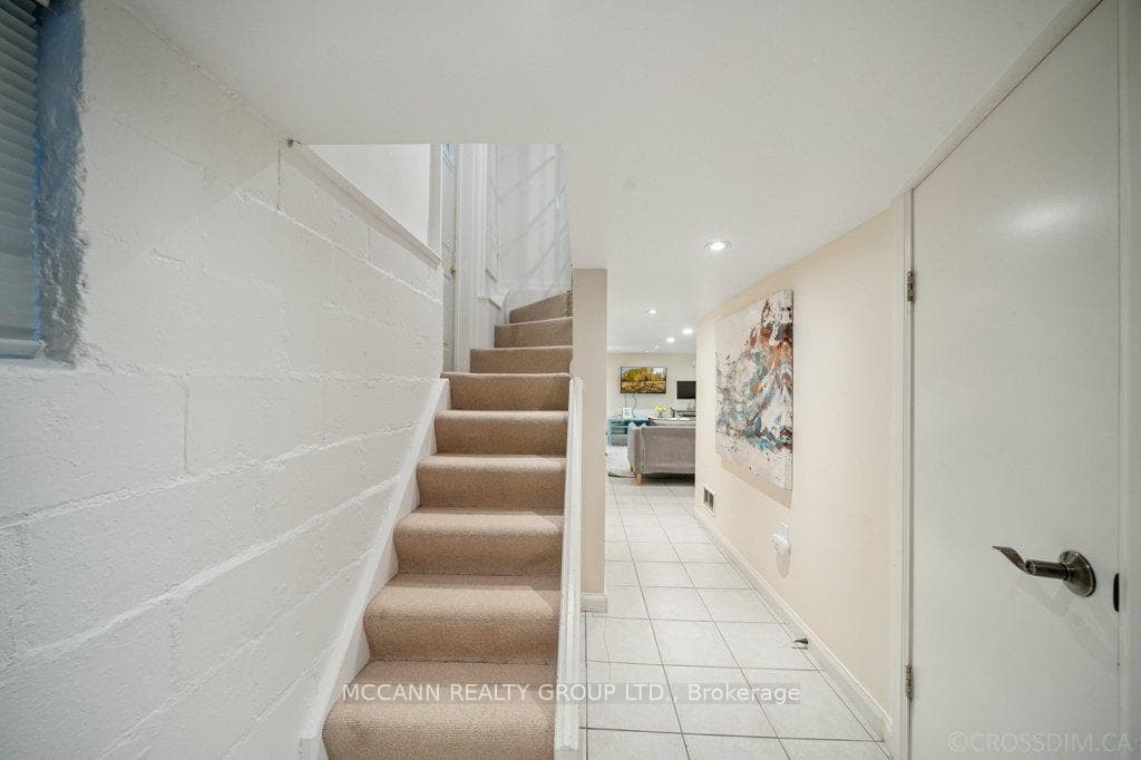 Lower level with side entrance