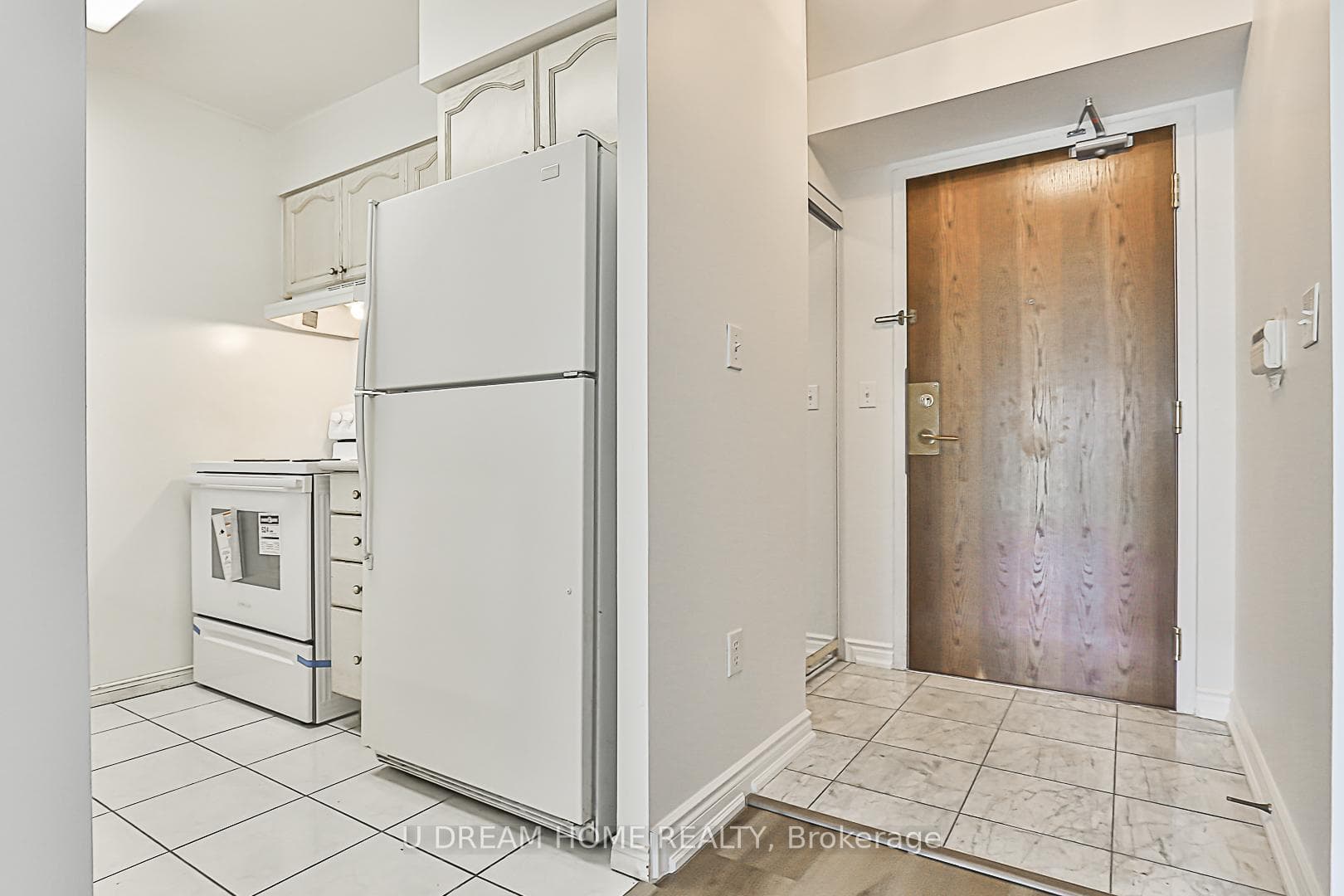 1 Pemberton Avenue Unit 605 photo 10