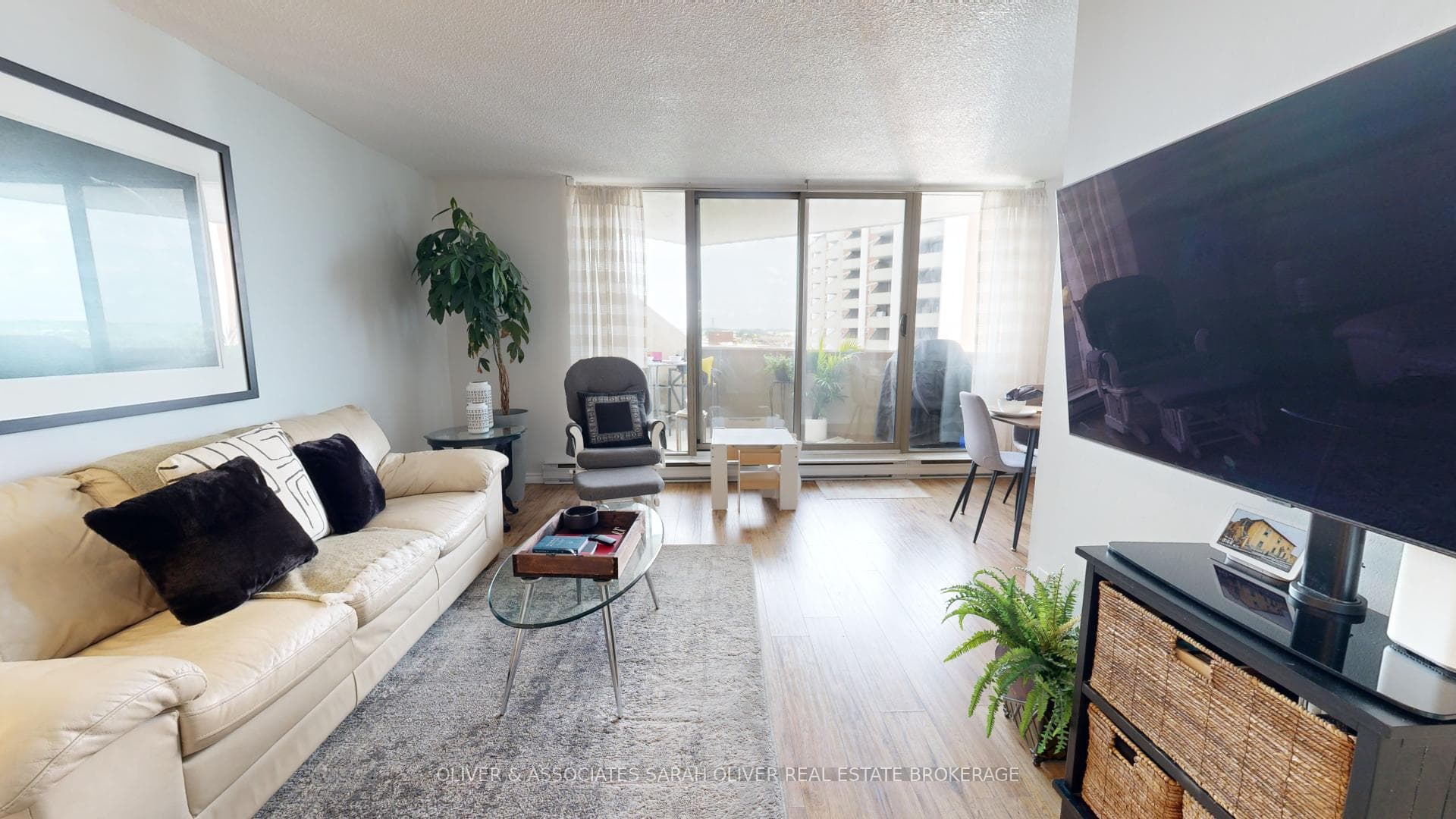 1103 Jalna Boulevard Unit 901 photo 2