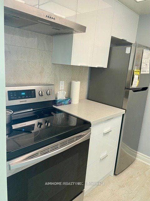 99 Harbour Square Unit 2003 photo 6