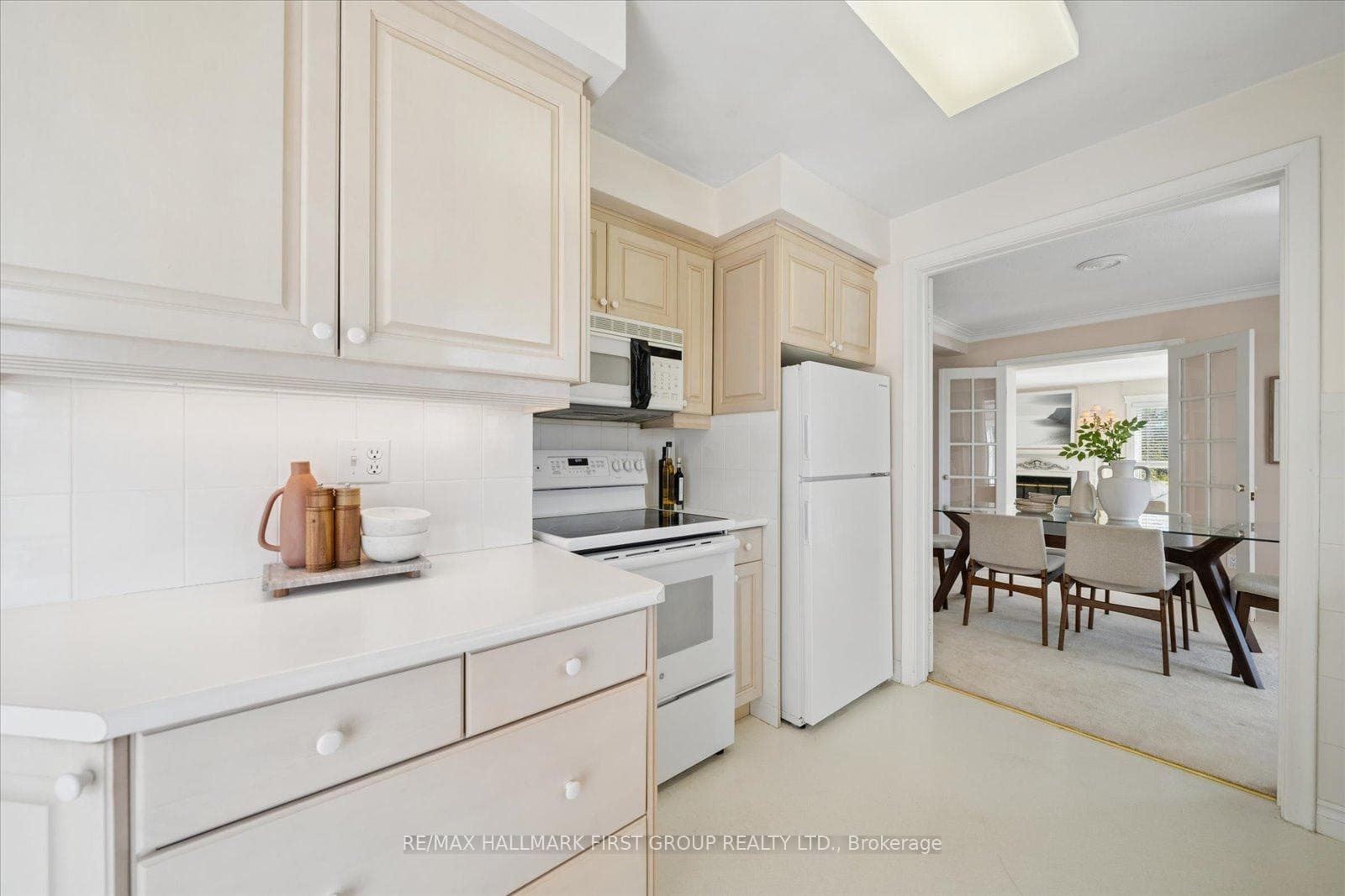 525 Myrtle Road photo 13