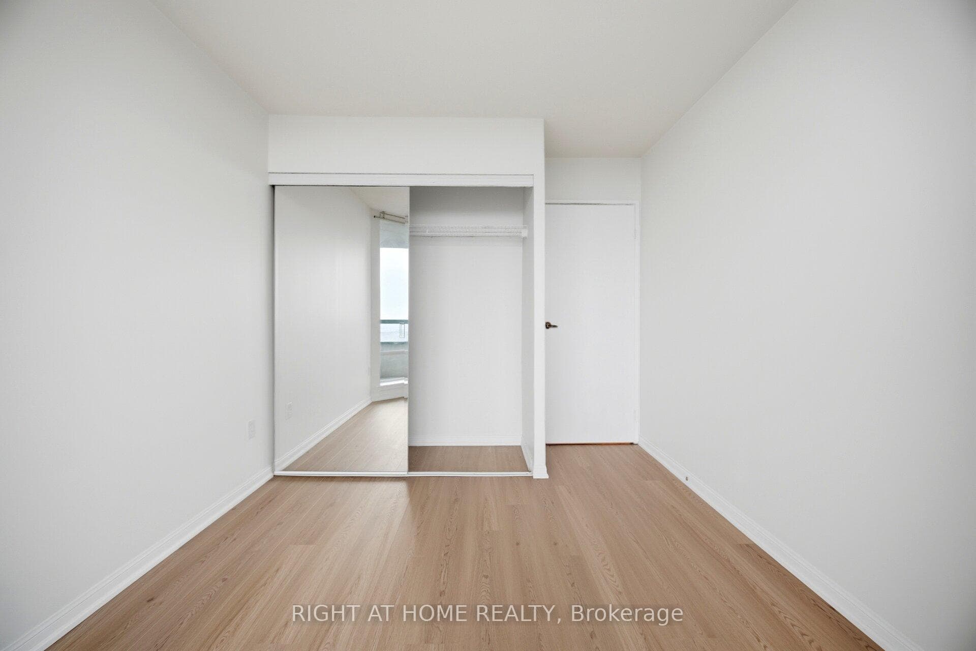 550 Webb Drive Unit 1808 photo 30