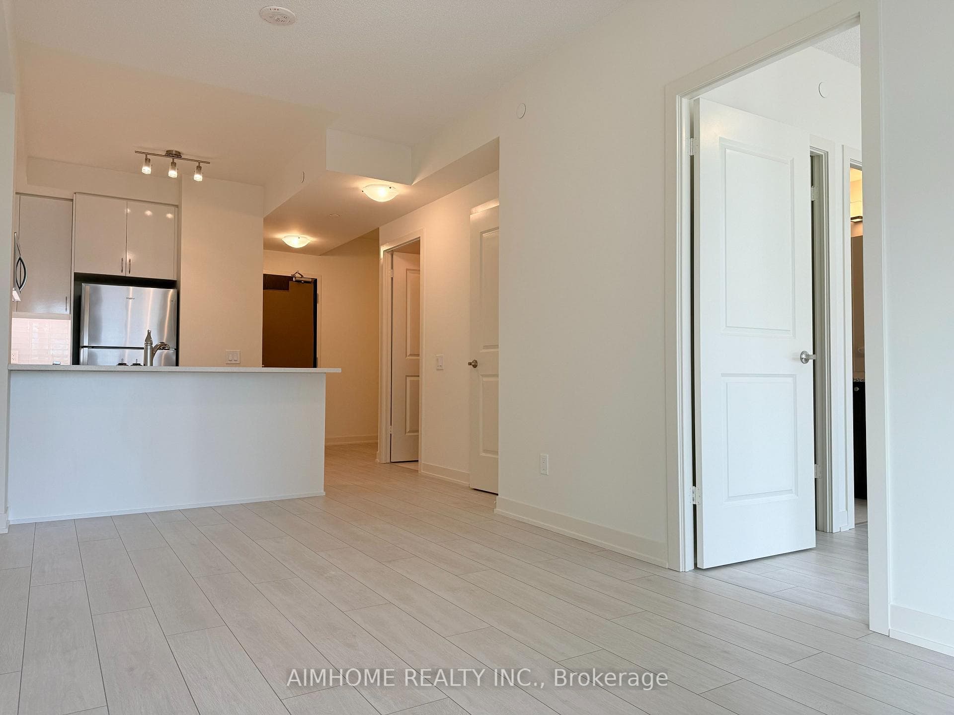 4955 Yonge Street Unit 1103 photo 7