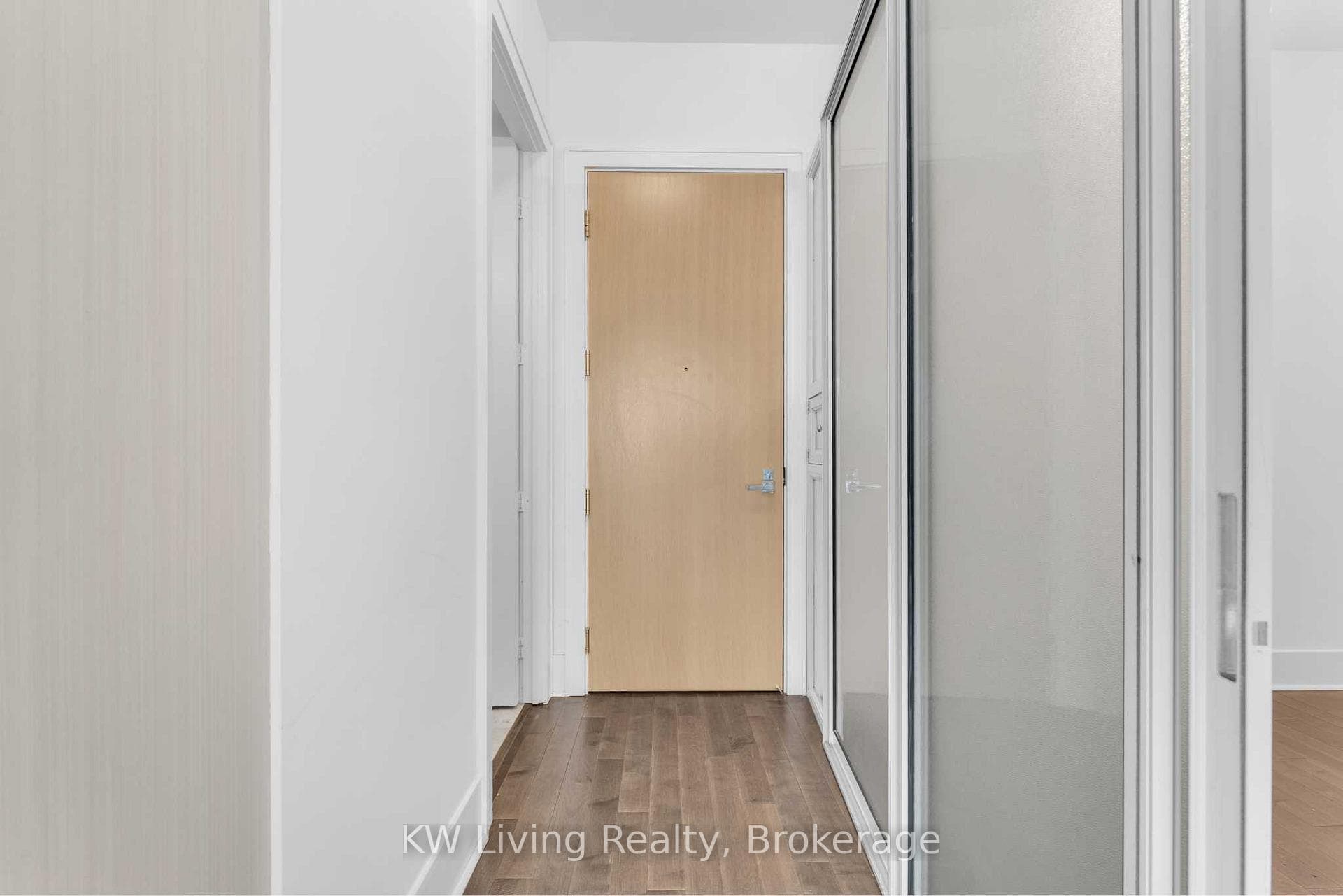 29 Queens Quay Unit 828 photo 5