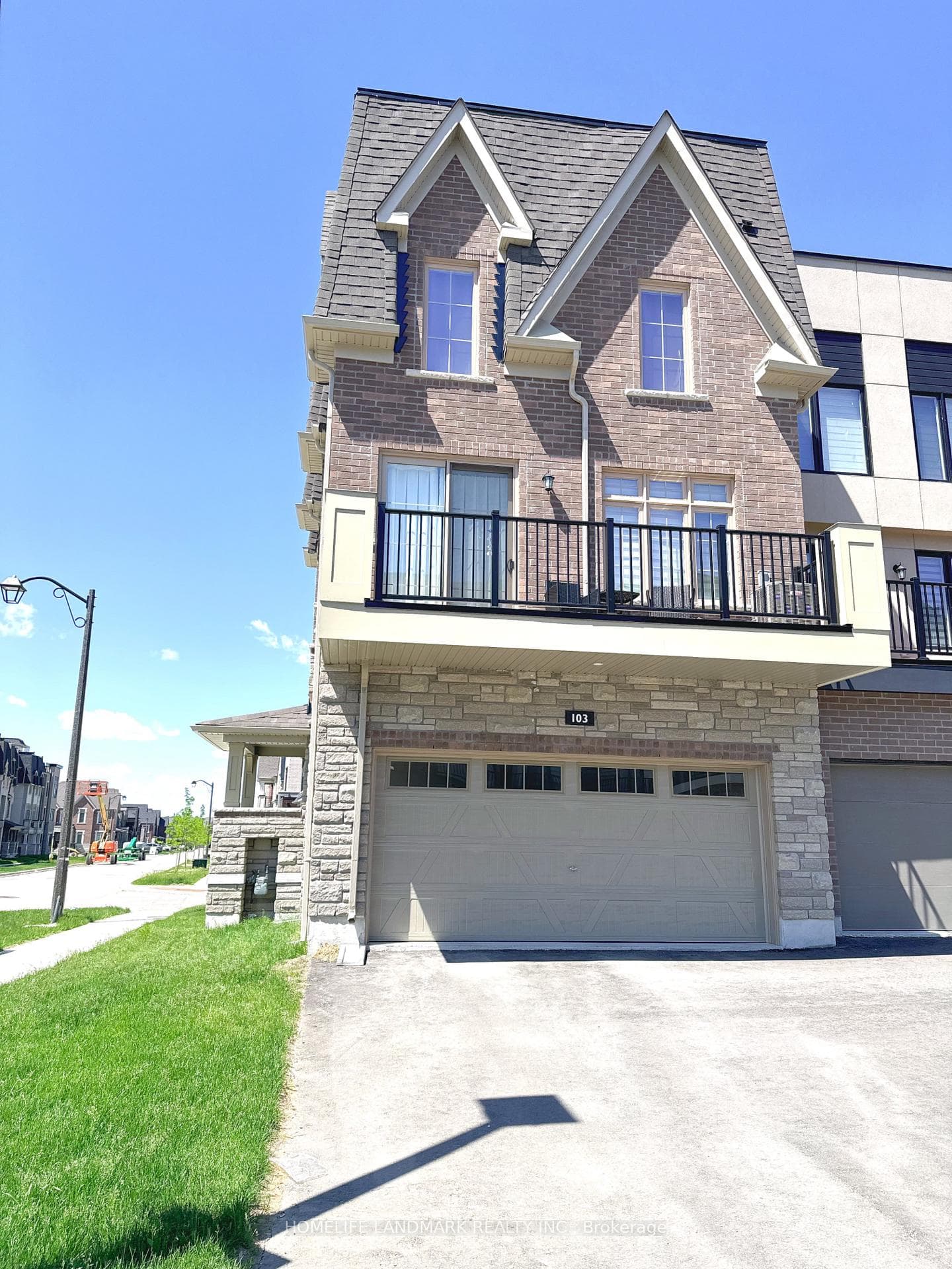 103 Dancer's Drive photo 2