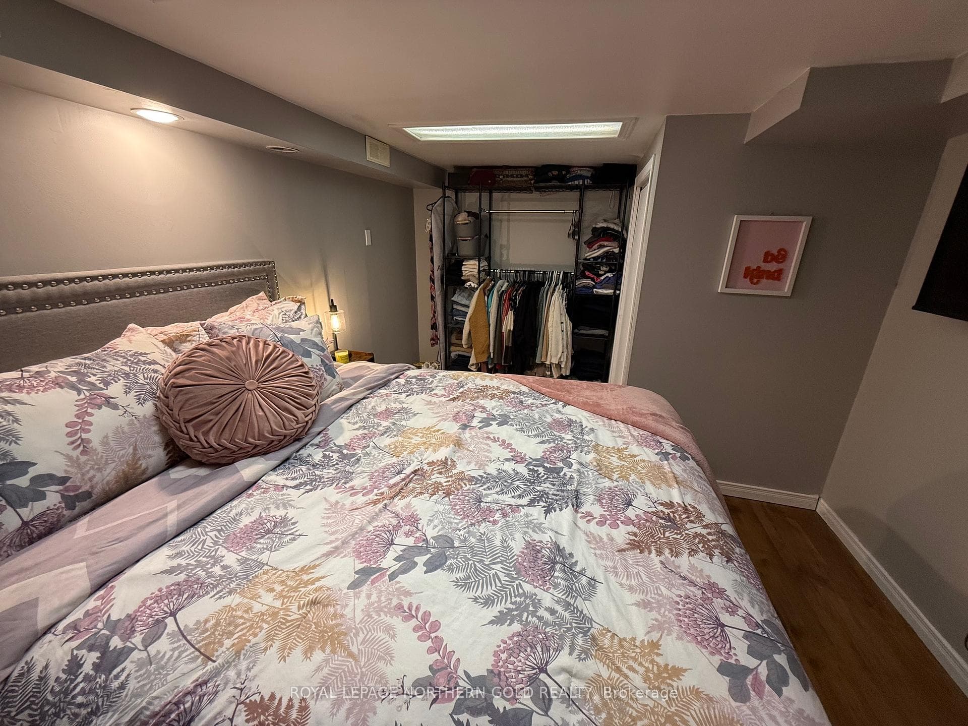 52 MACPHERSON Avenue photo 18