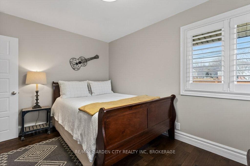 2 Lynnwood Avenue photo 13