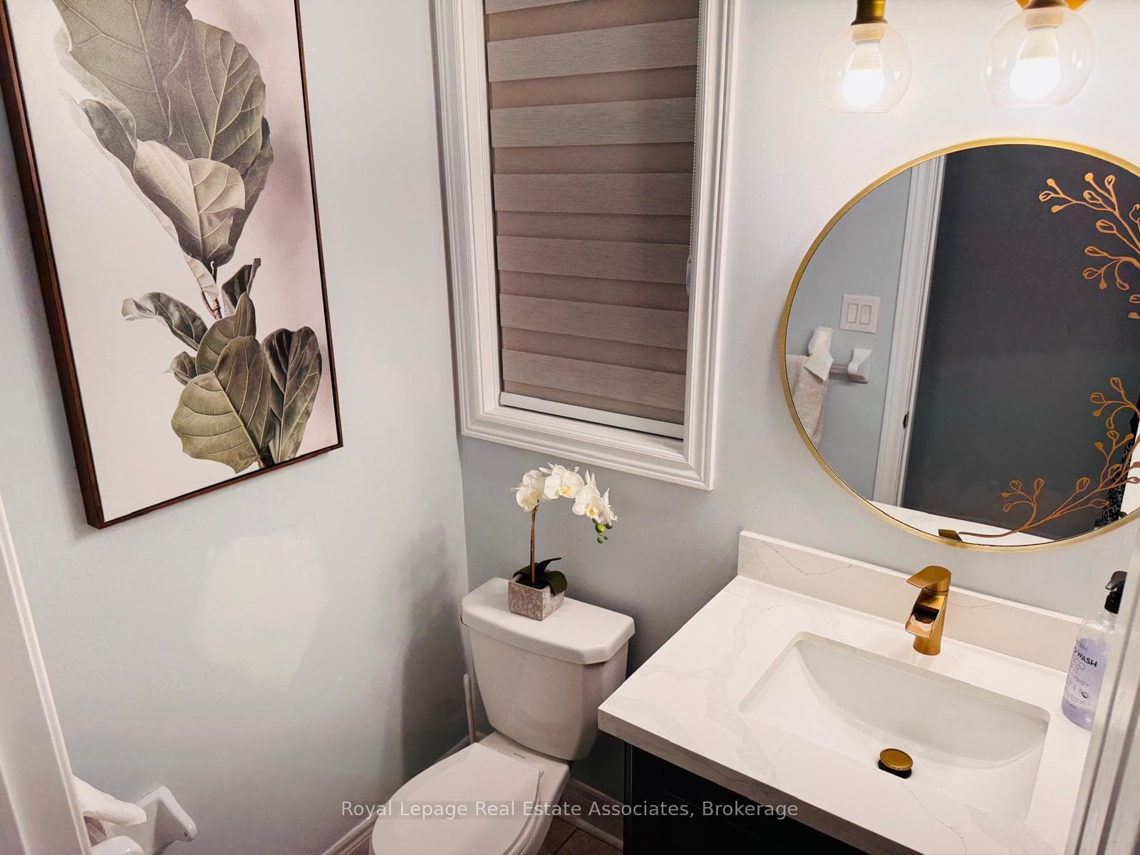 Common Powder Room