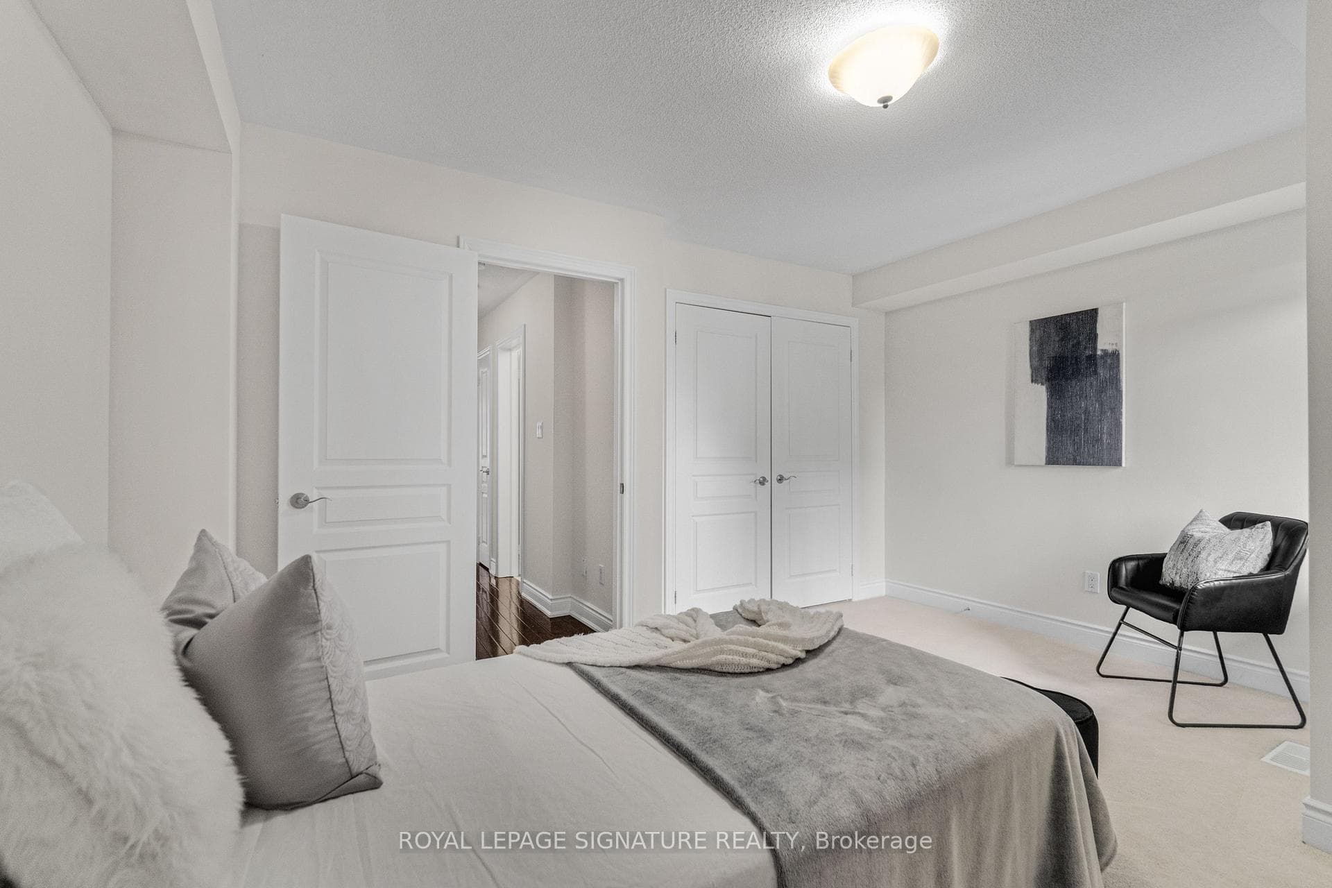 9 Streight Lane photo 21