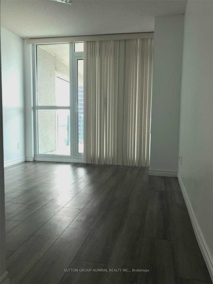 19 Grand Trunk Crescent Unit 2811 photo 7