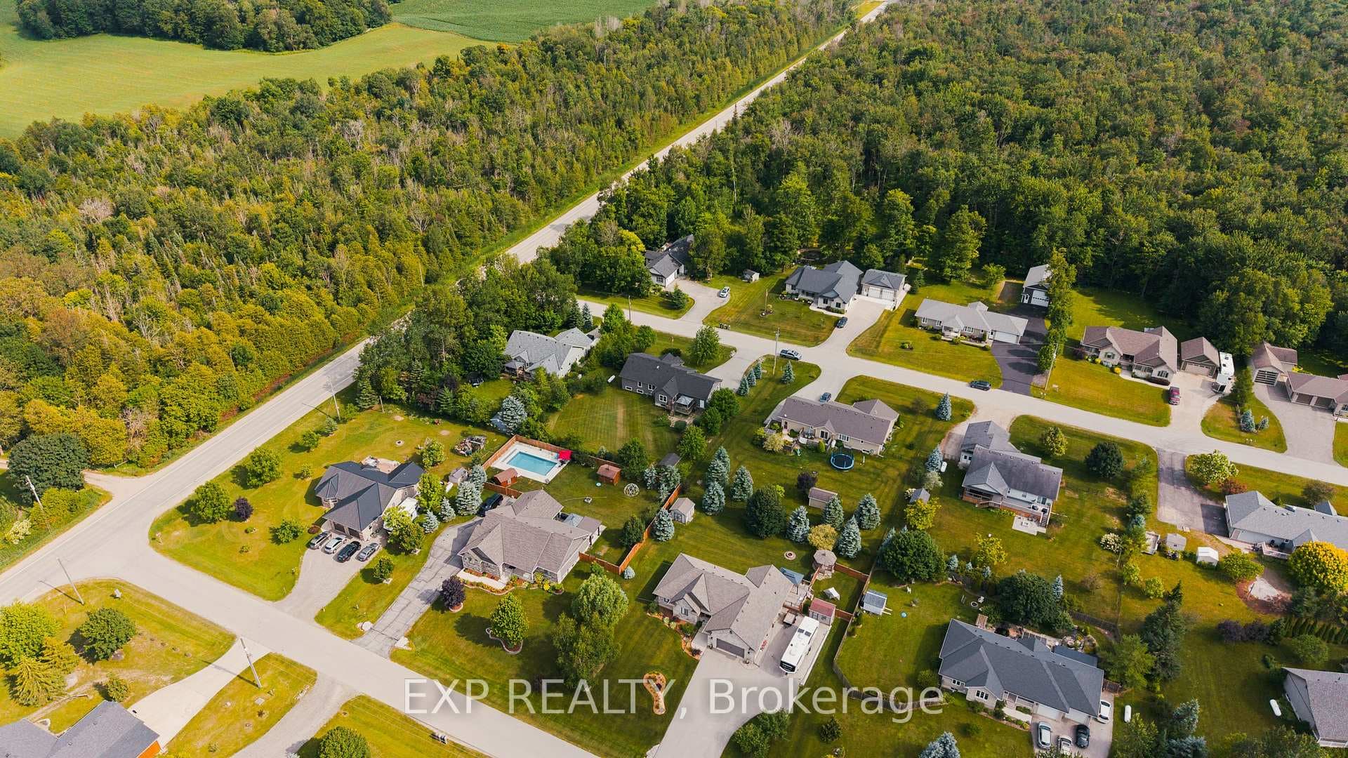 14 Regency Drive photo 44